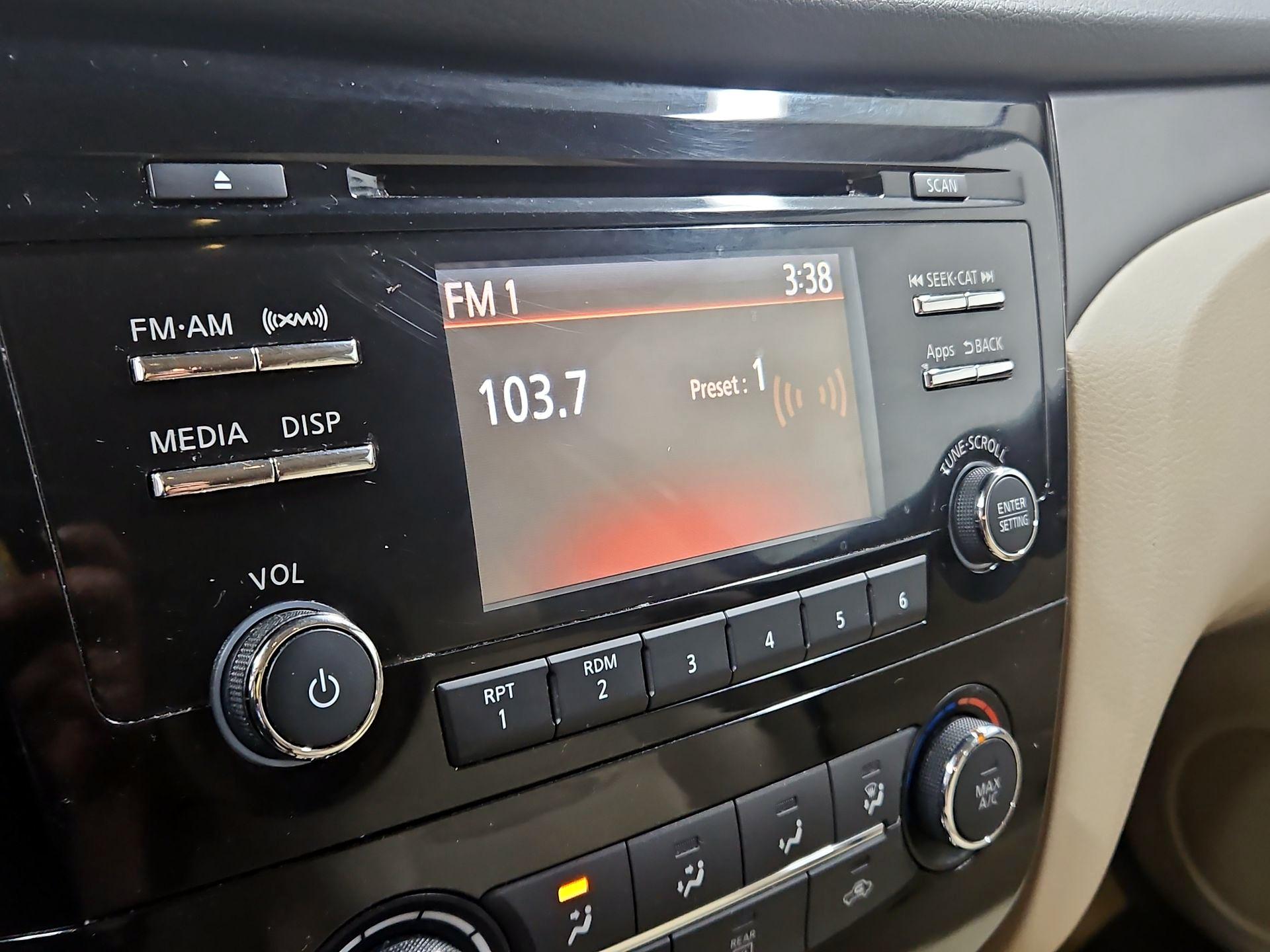 Thumbnail: 2016 Nissan Rogue - 15