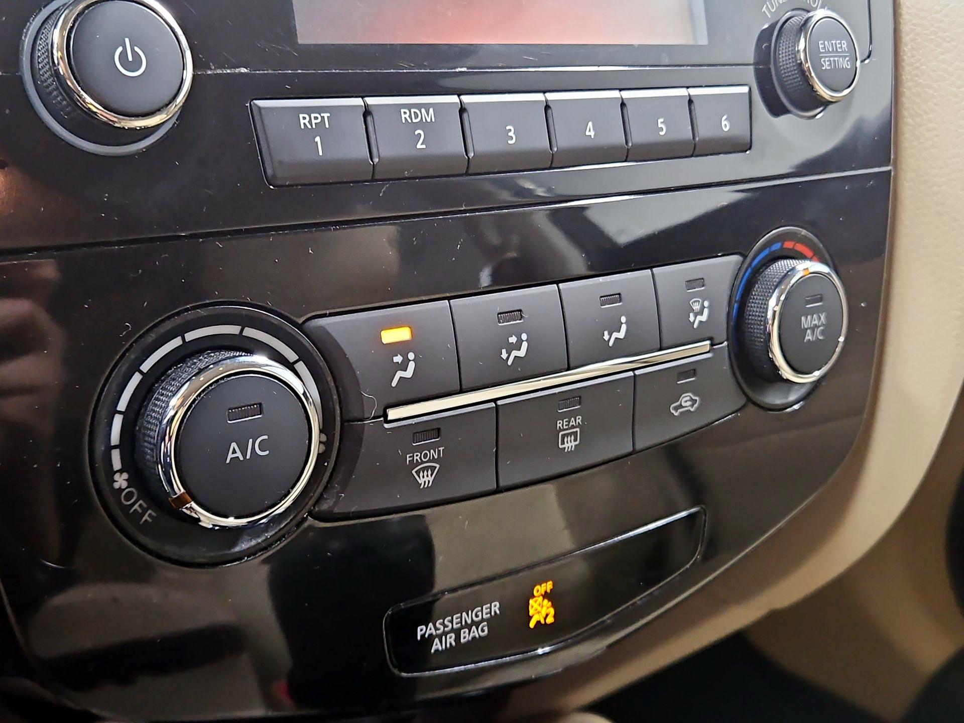 Thumbnail: 2016 Nissan Rogue - 16