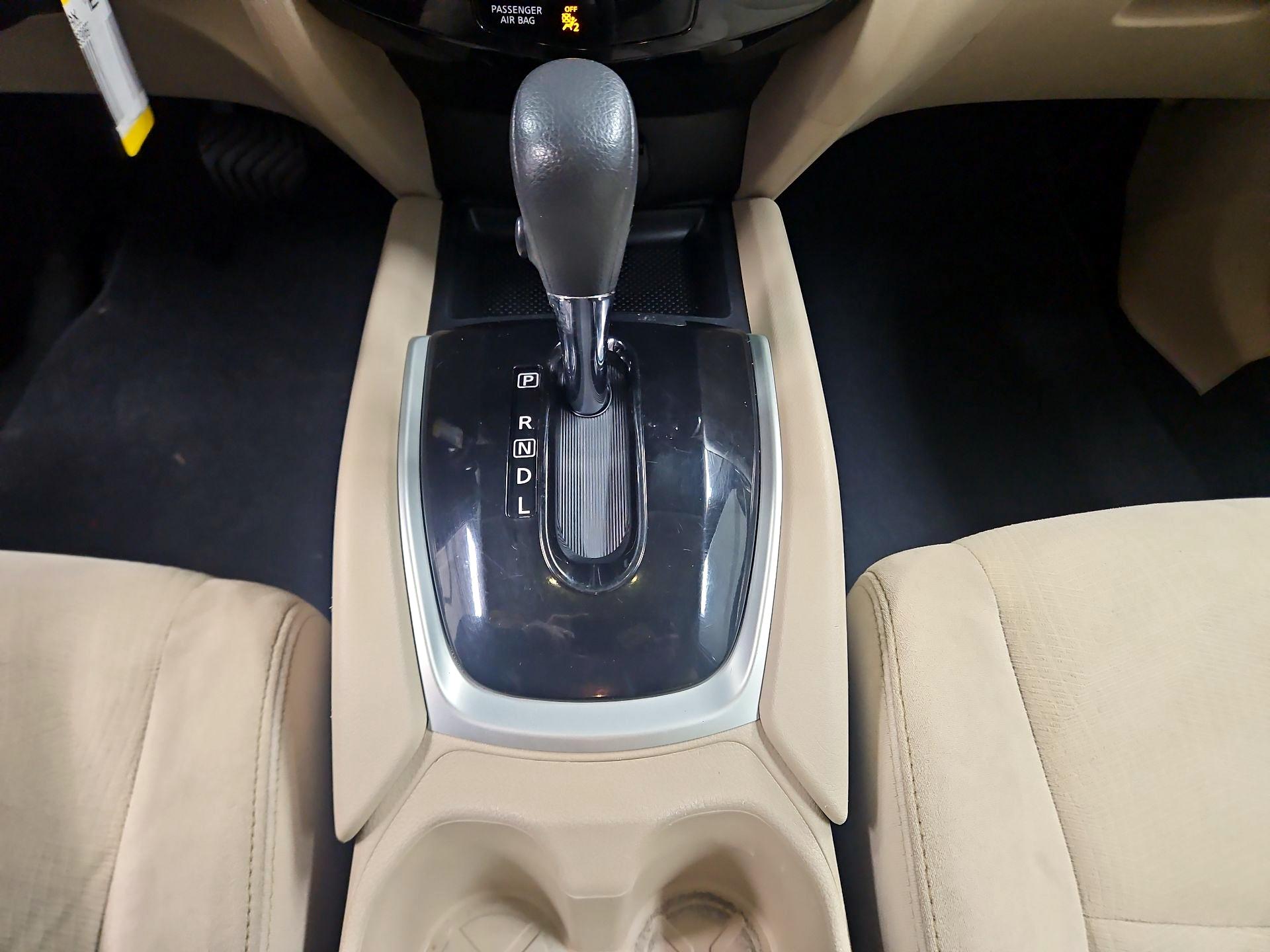 Thumbnail: 2016 Nissan Rogue - 17