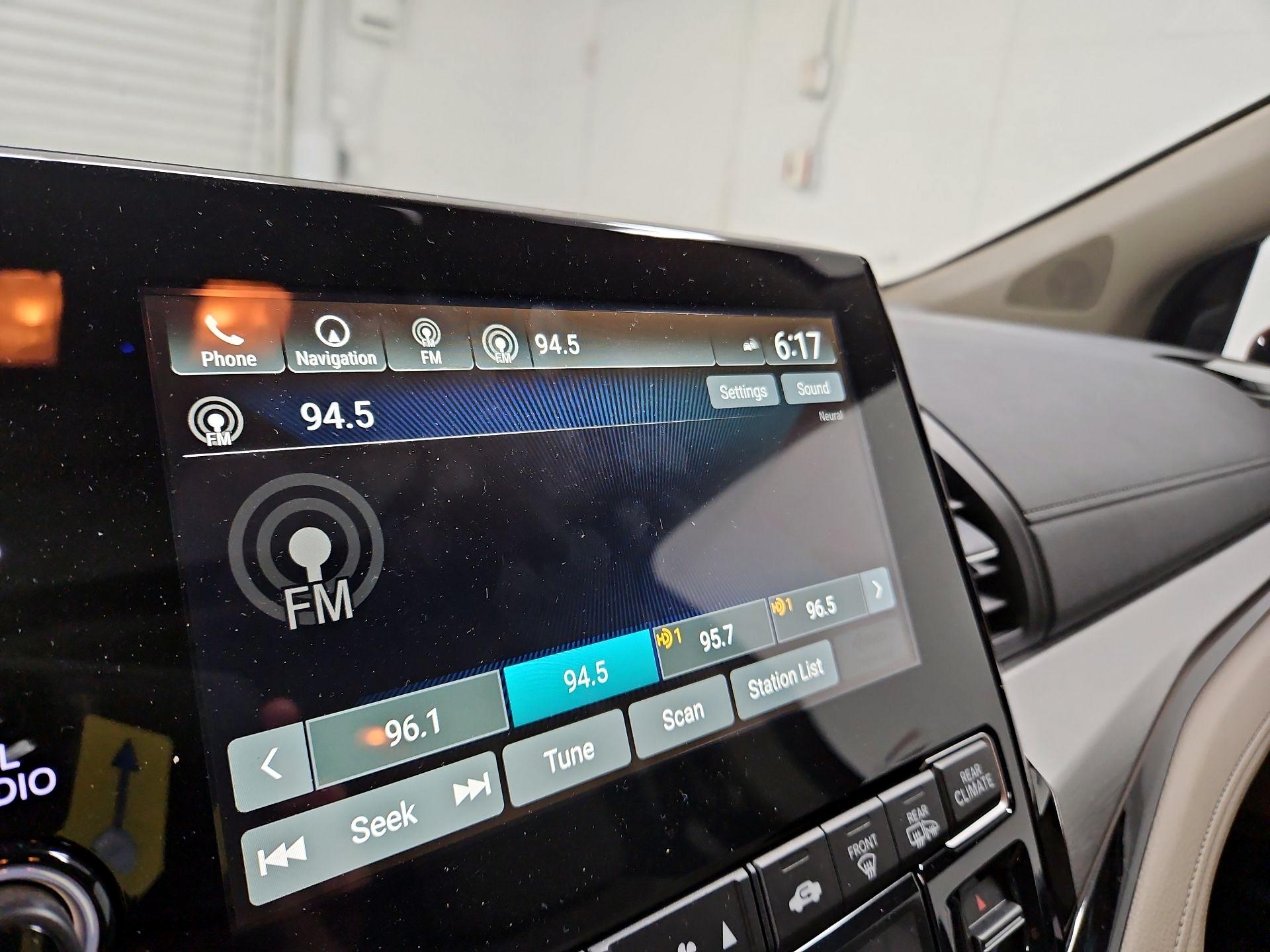 Thumbnail: 2018 Honda Odyssey - 15