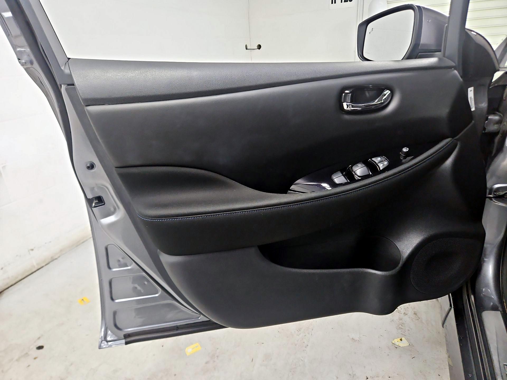 Thumbnail: 2023 Nissan Leaf - 12