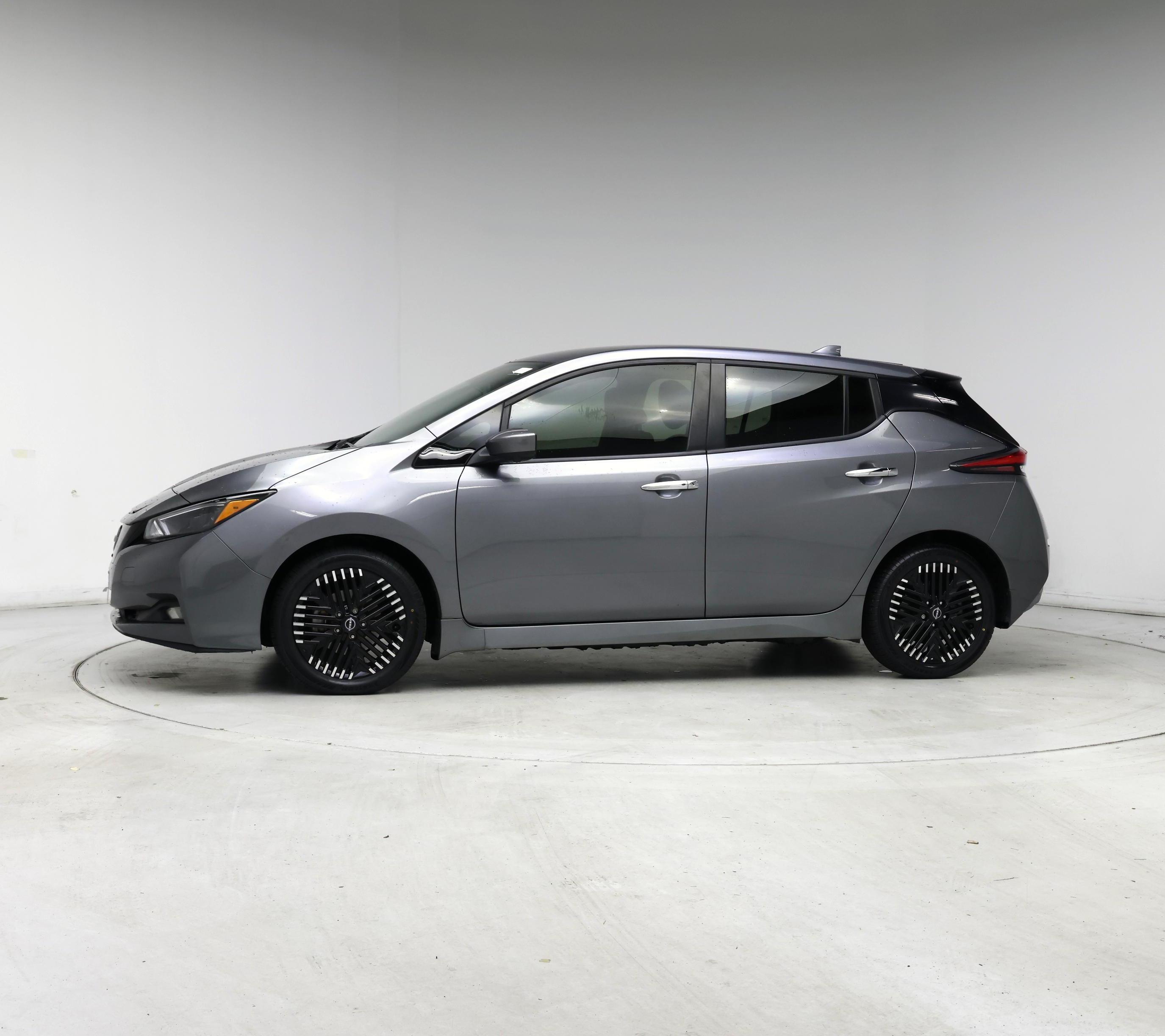 Thumbnail: 2023 Nissan Leaf - 3