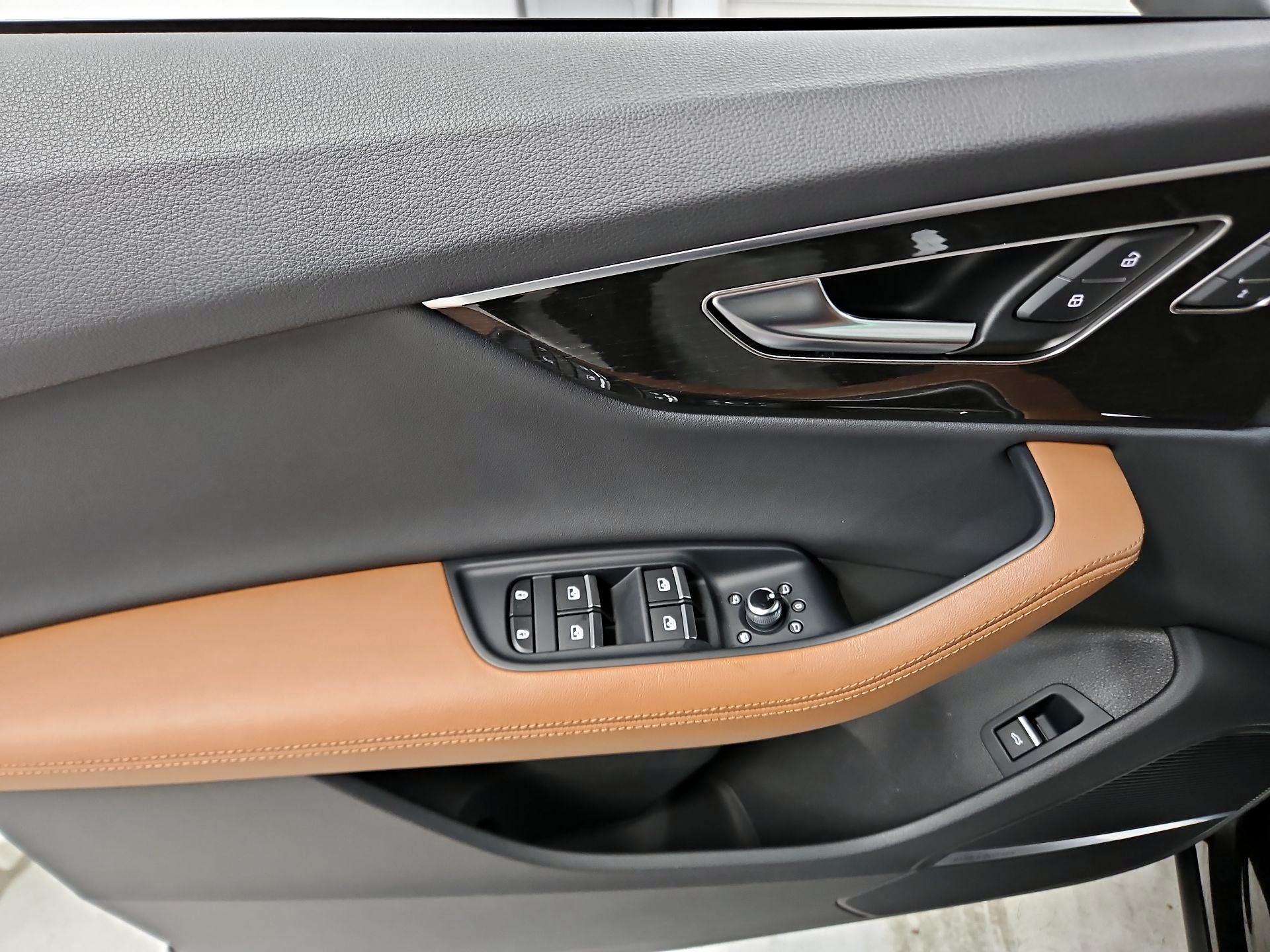 Thumbnail: 2023 Audi Q7 - 12