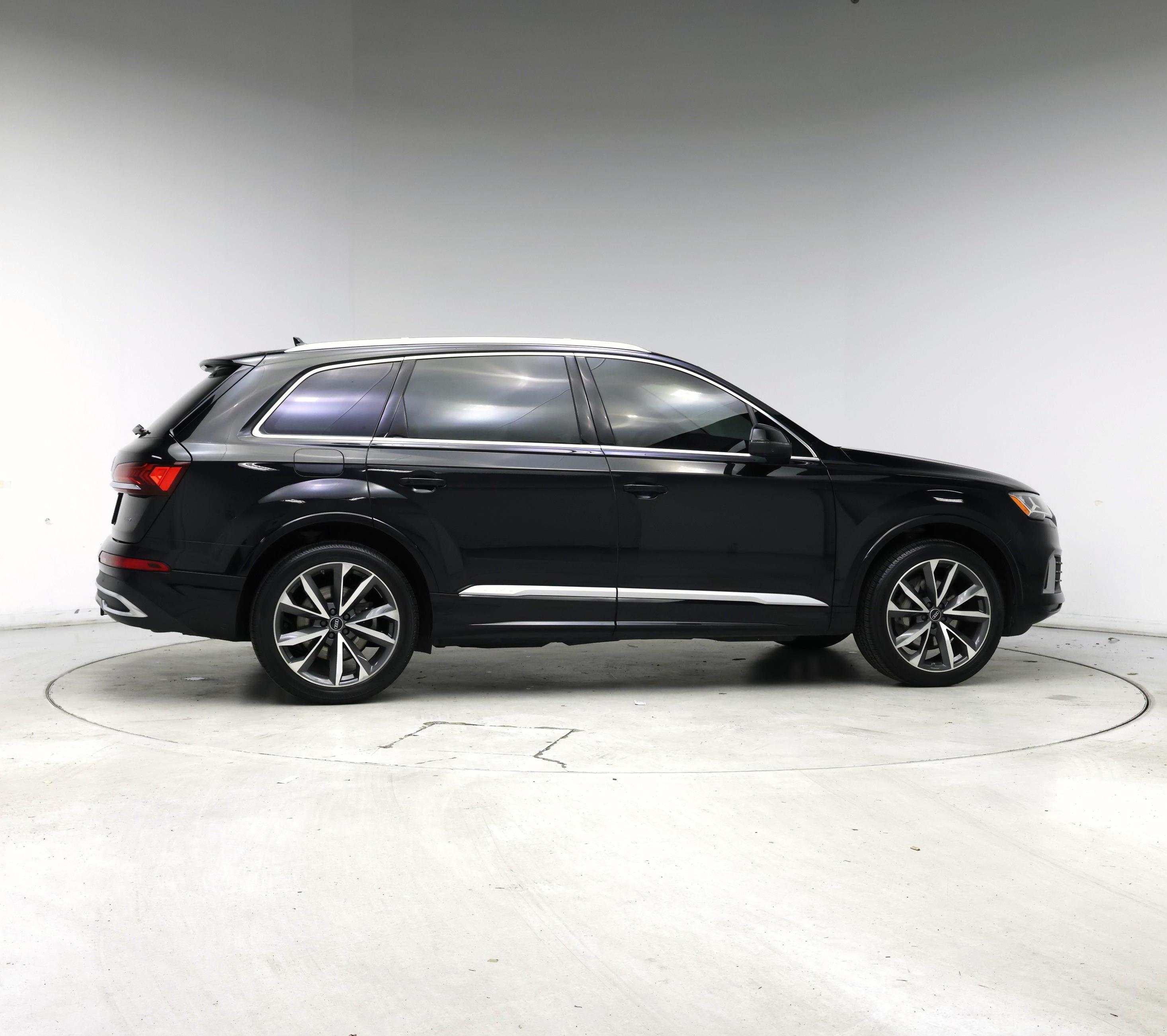 Thumbnail: 2023 Audi Q7 - 7