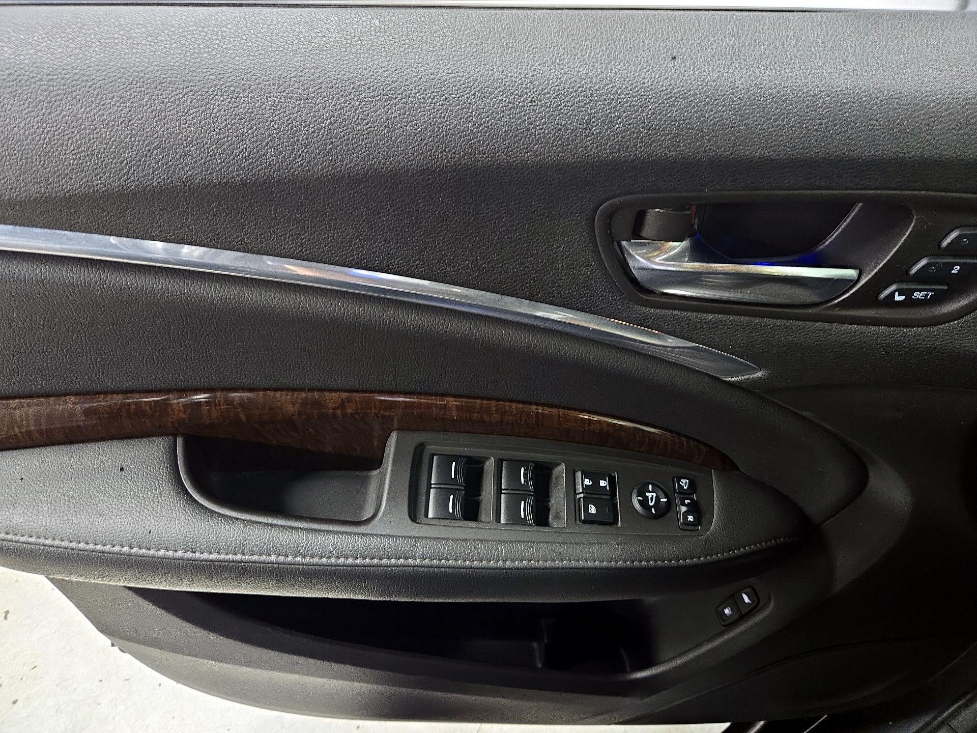 Thumbnail: 2017 Acura MDX - 12