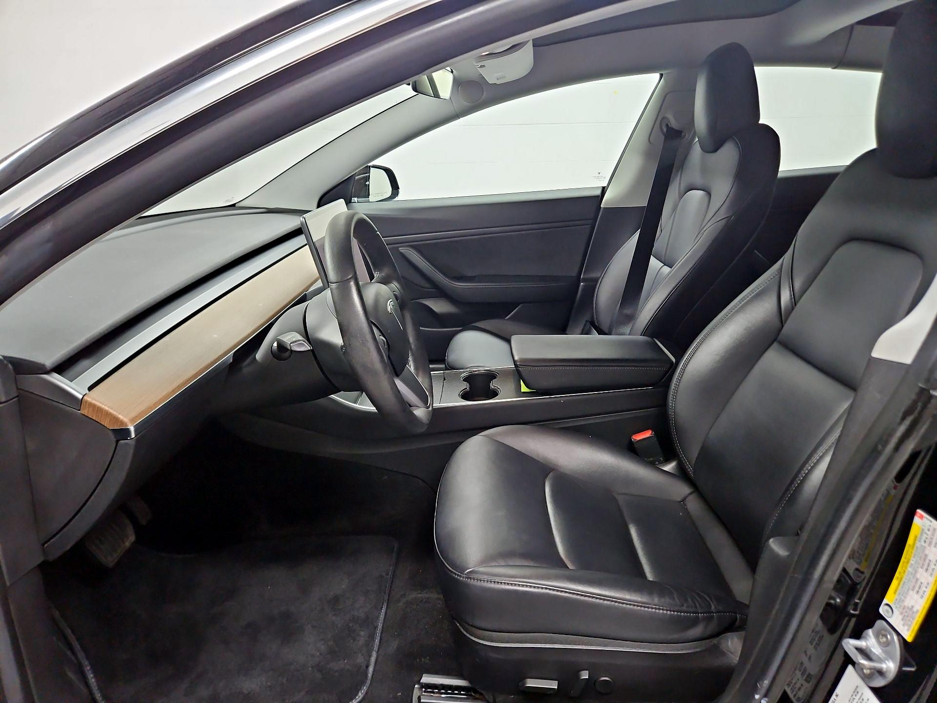 Thumbnail: 2019 Tesla Model 3 - 11