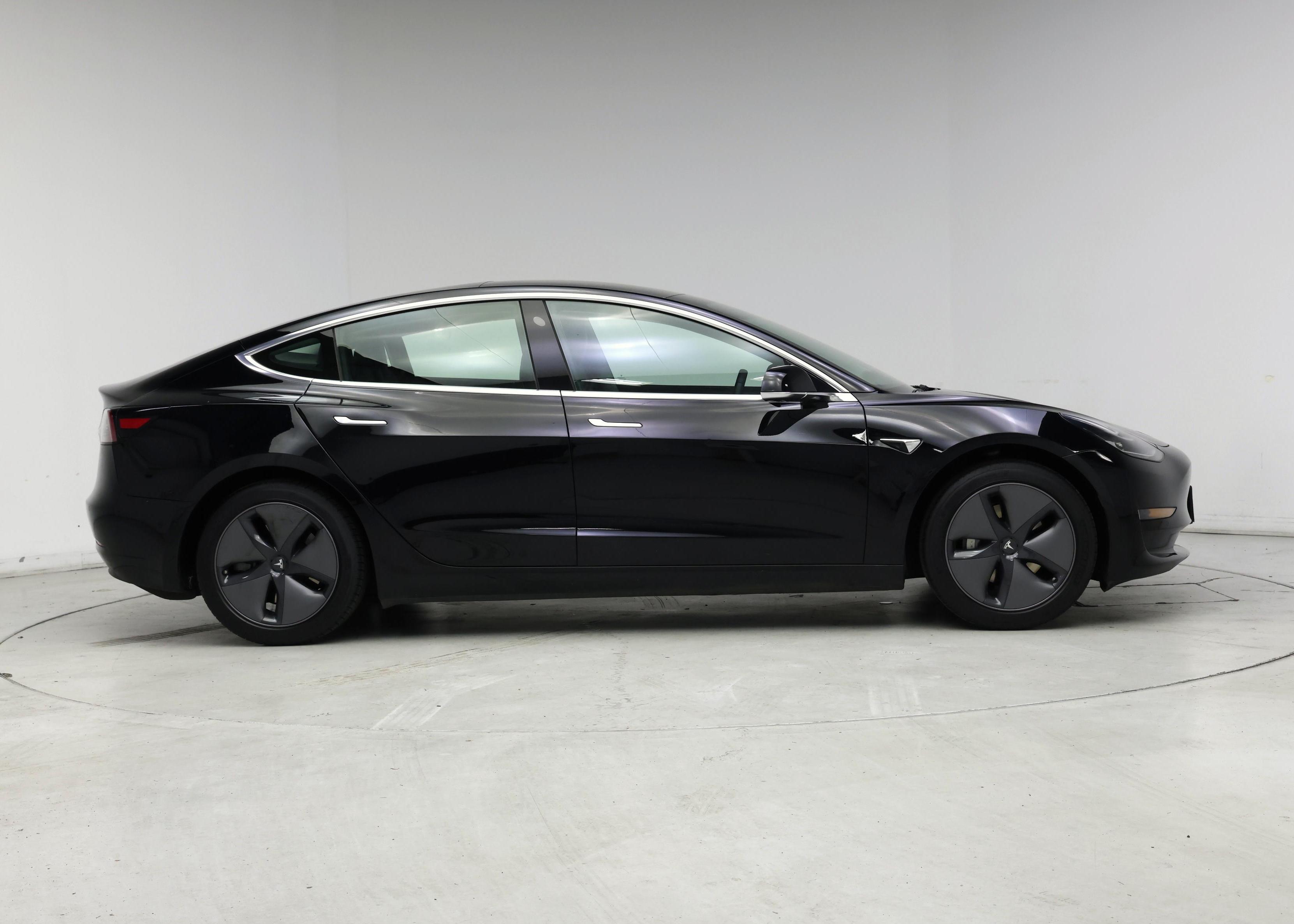 Thumbnail: 2019 Tesla Model 3 - 7