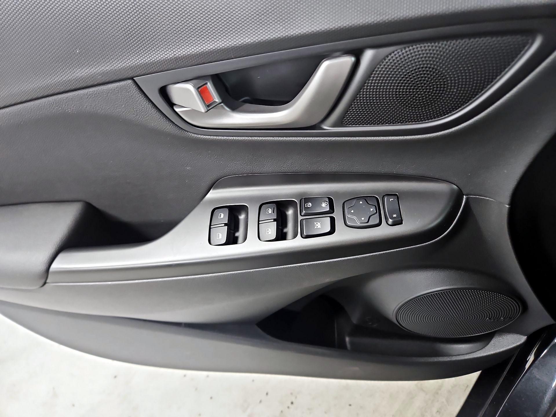 Thumbnail: 2021 Hyundai Kona - 12