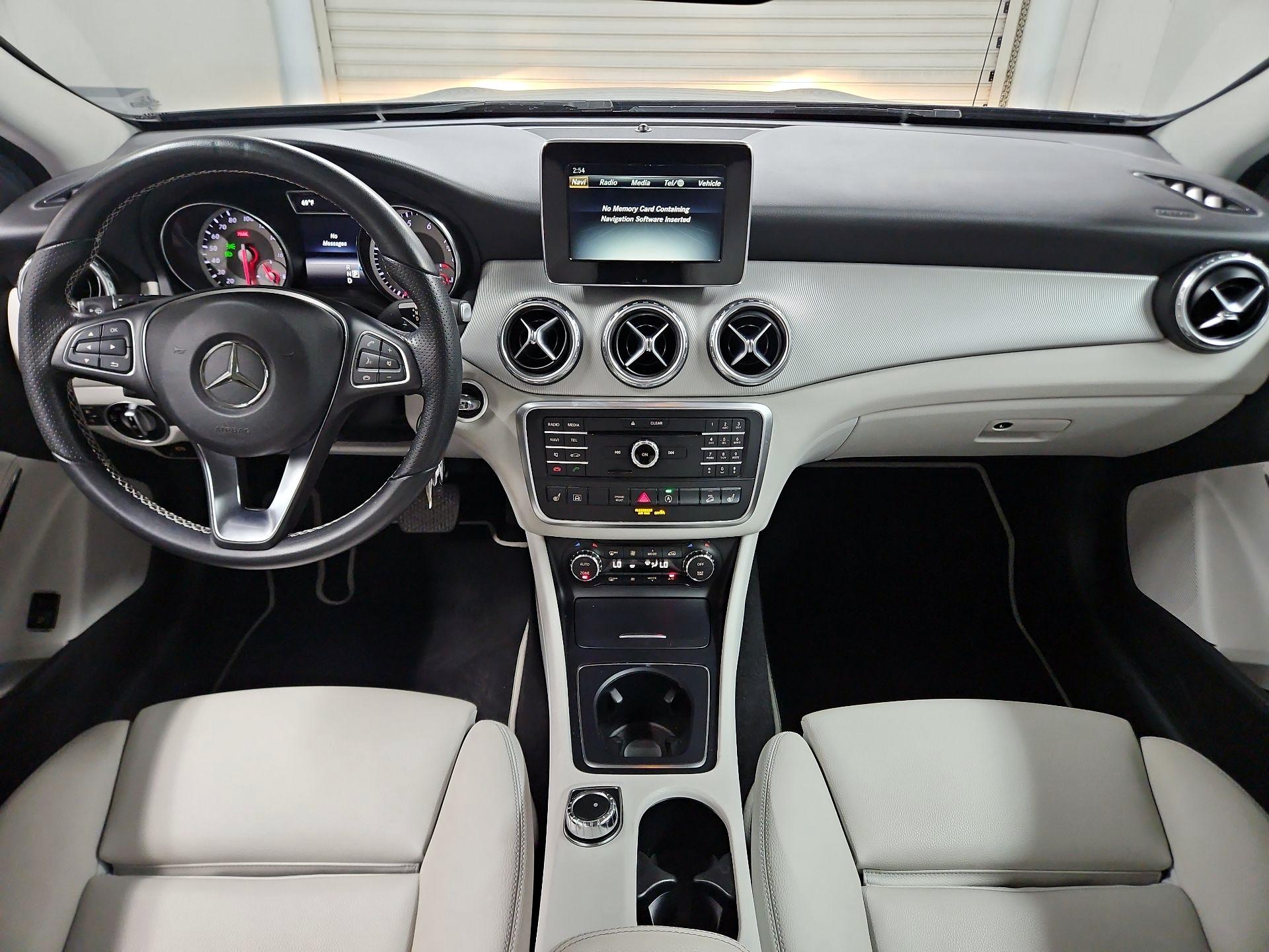 Thumbnail: 2017 Mercedes-Benz GLA - 9