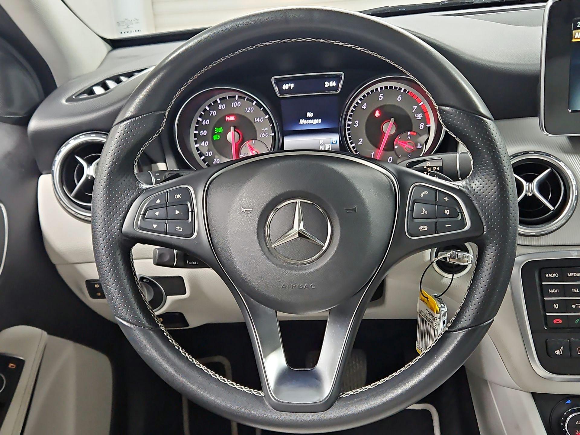 Thumbnail: 2017 Mercedes-Benz GLA - 10