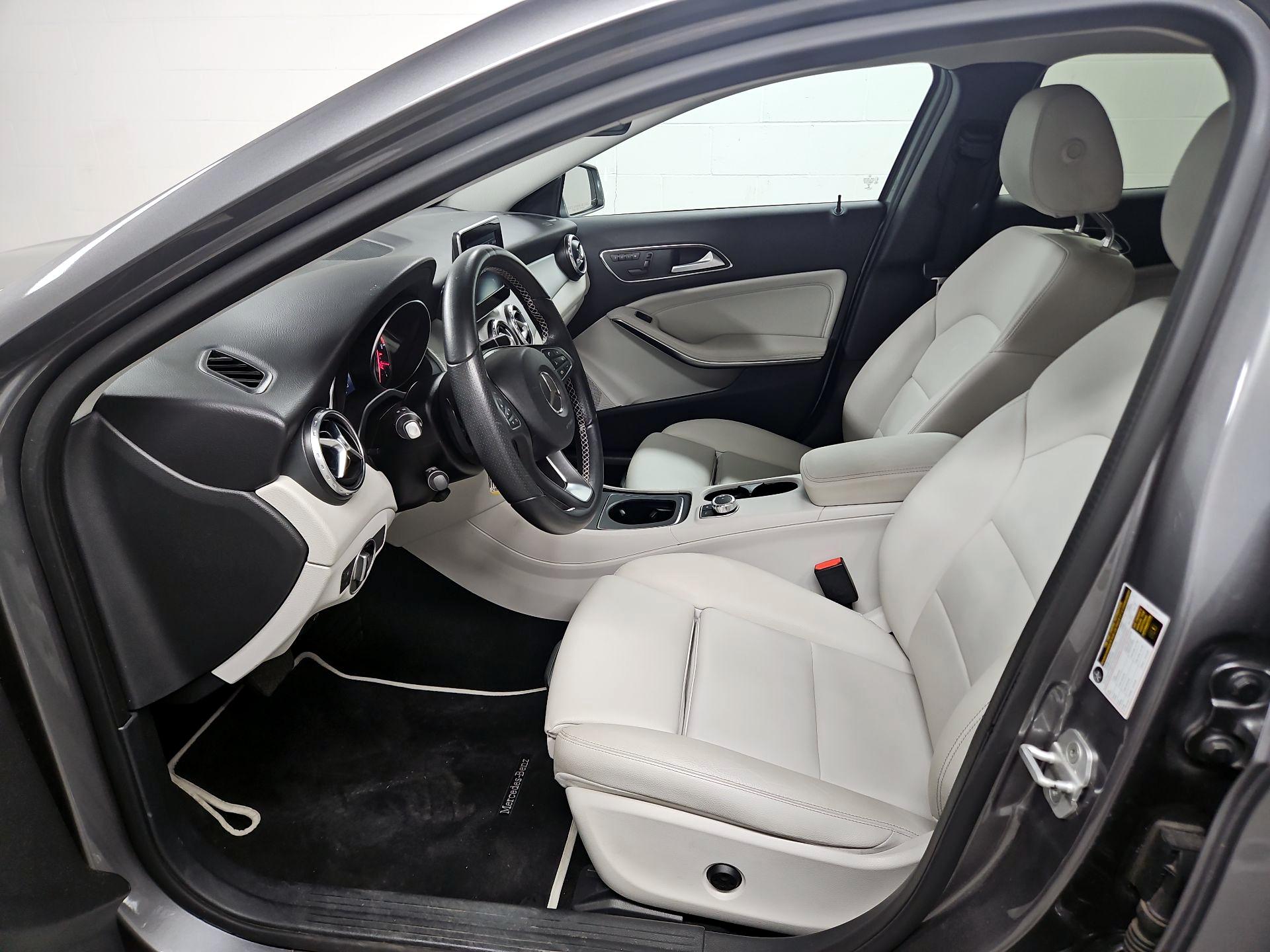 Thumbnail: 2017 Mercedes-Benz GLA - 11