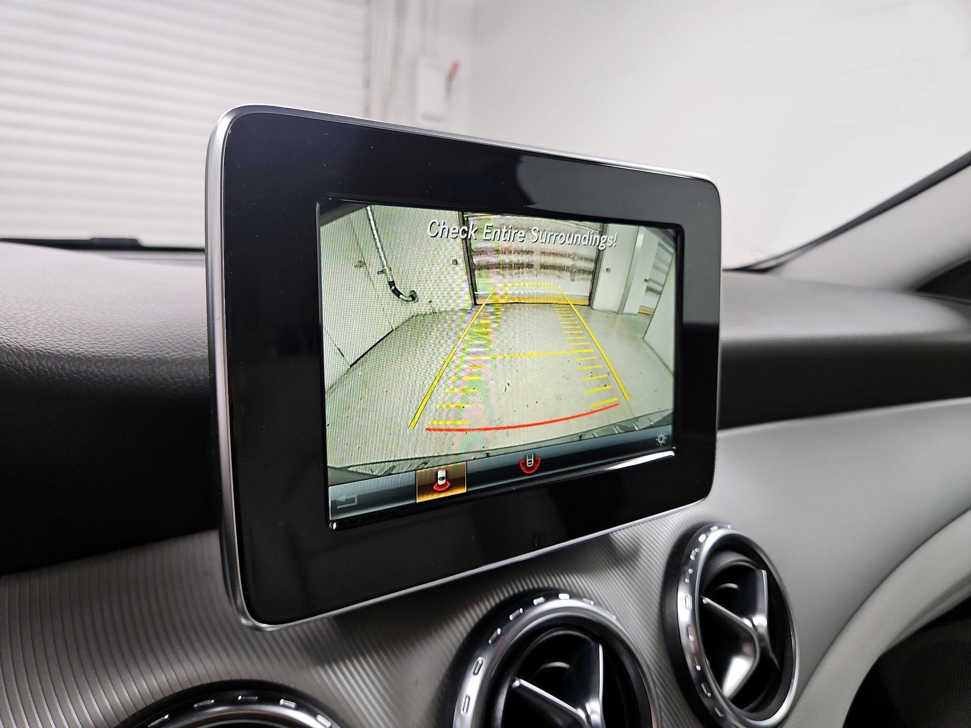 Thumbnail: 2017 Mercedes-Benz GLA - 14