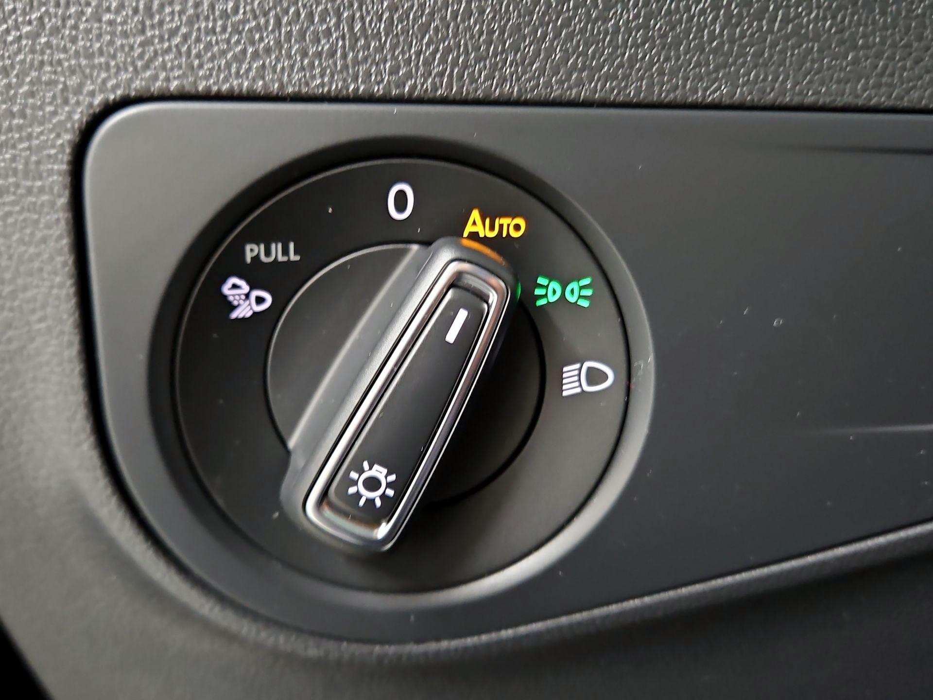 Thumbnail: 2022 Volkswagen Tiguan - 13