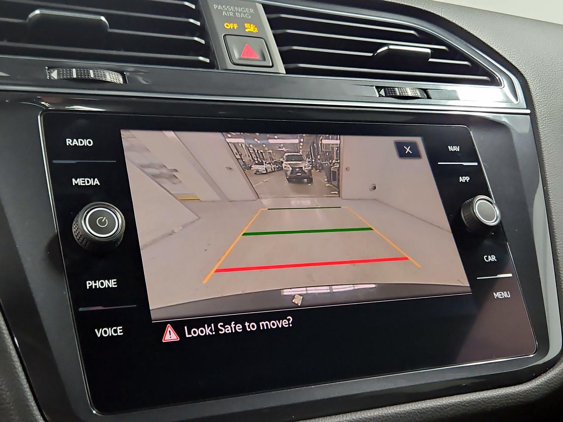 Thumbnail: 2022 Volkswagen Tiguan - 15