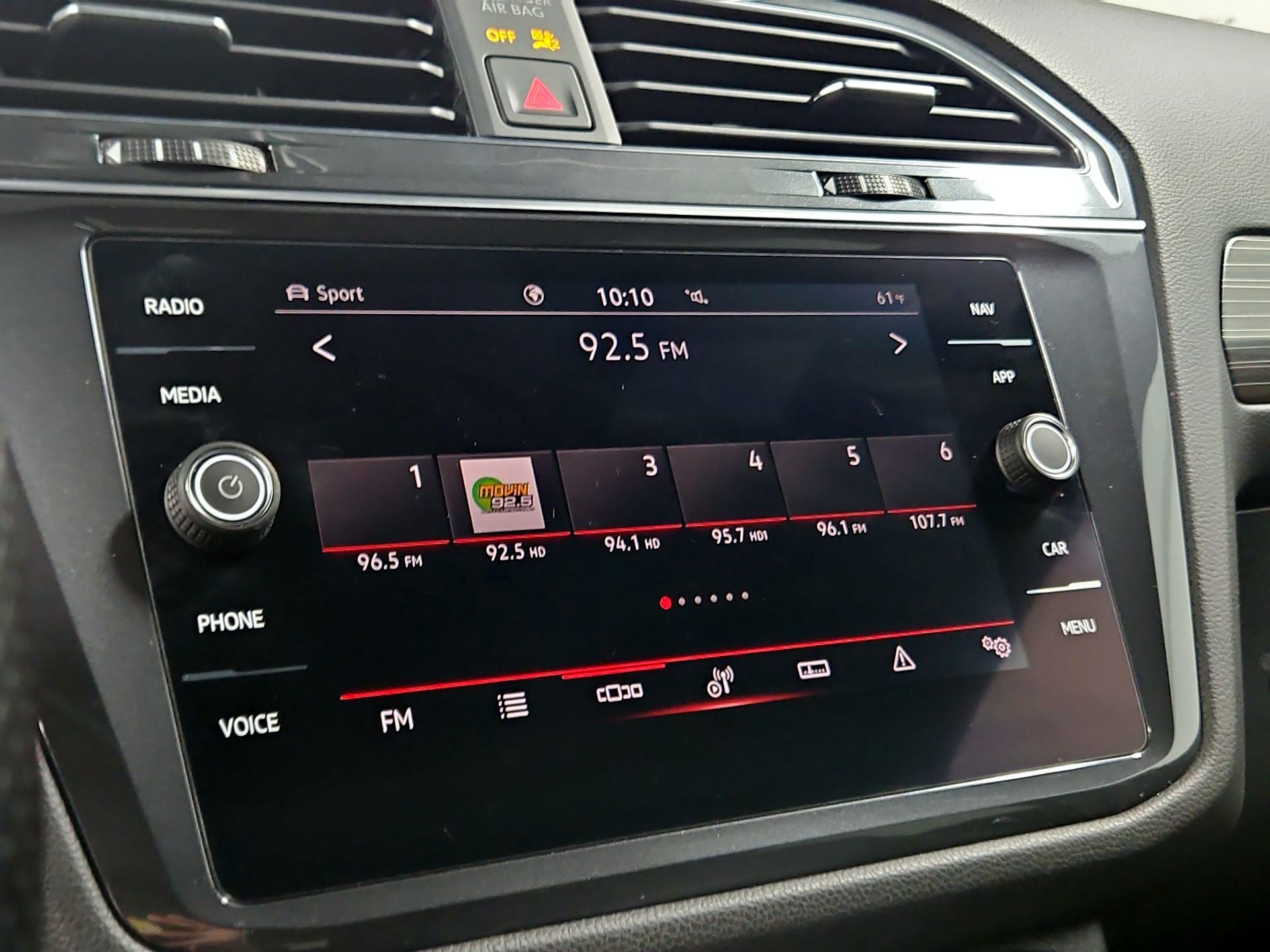 Thumbnail: 2022 Volkswagen Tiguan - 16