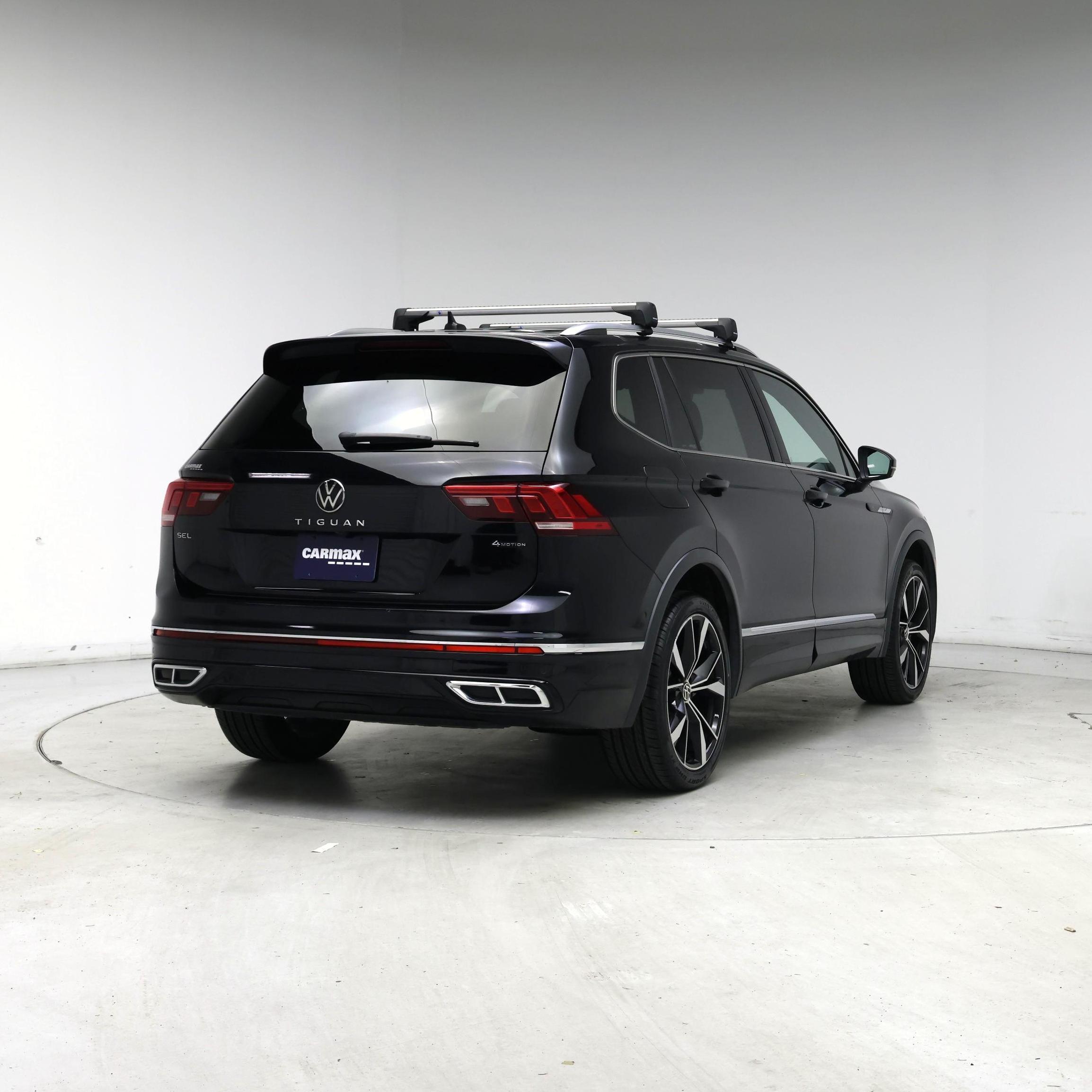 Thumbnail: 2022 Volkswagen Tiguan - 8