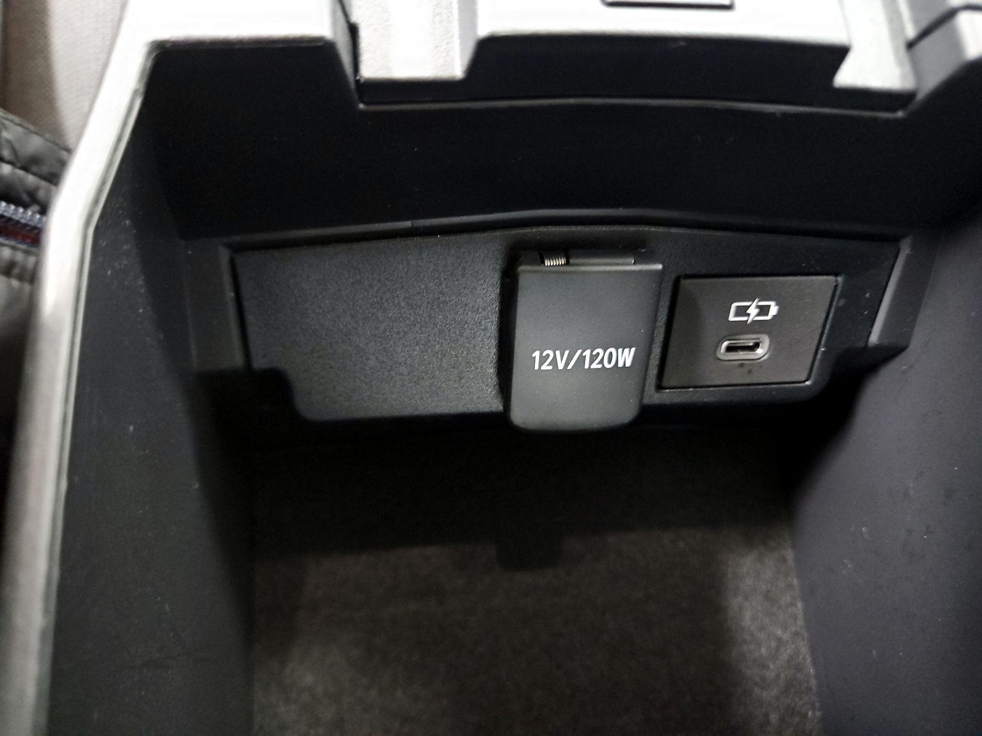 Thumbnail: 2025 Toyota Corolla - 18