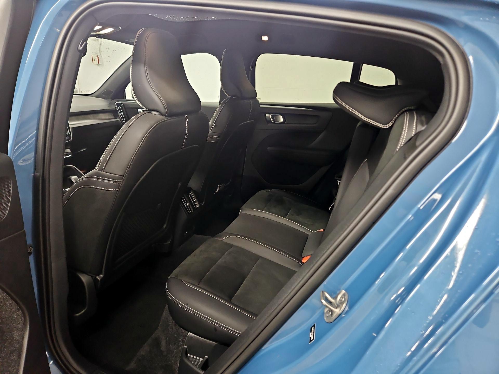 Thumbnail: 2023 Volvo C40 - 20