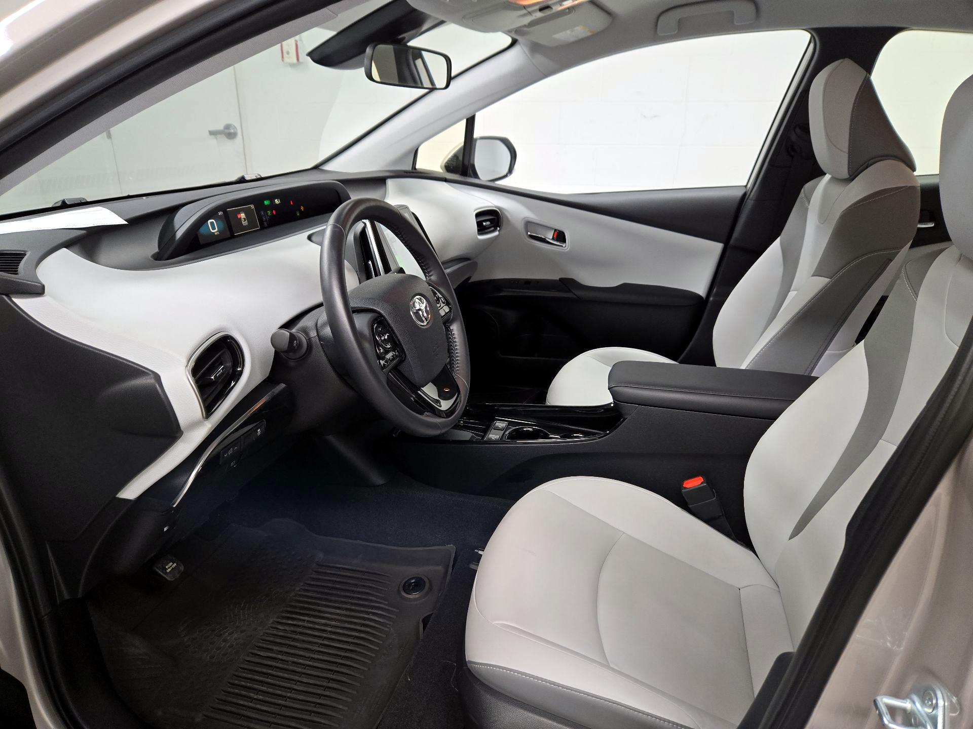 Thumbnail: 2021 Toyota Prius Prime - 11