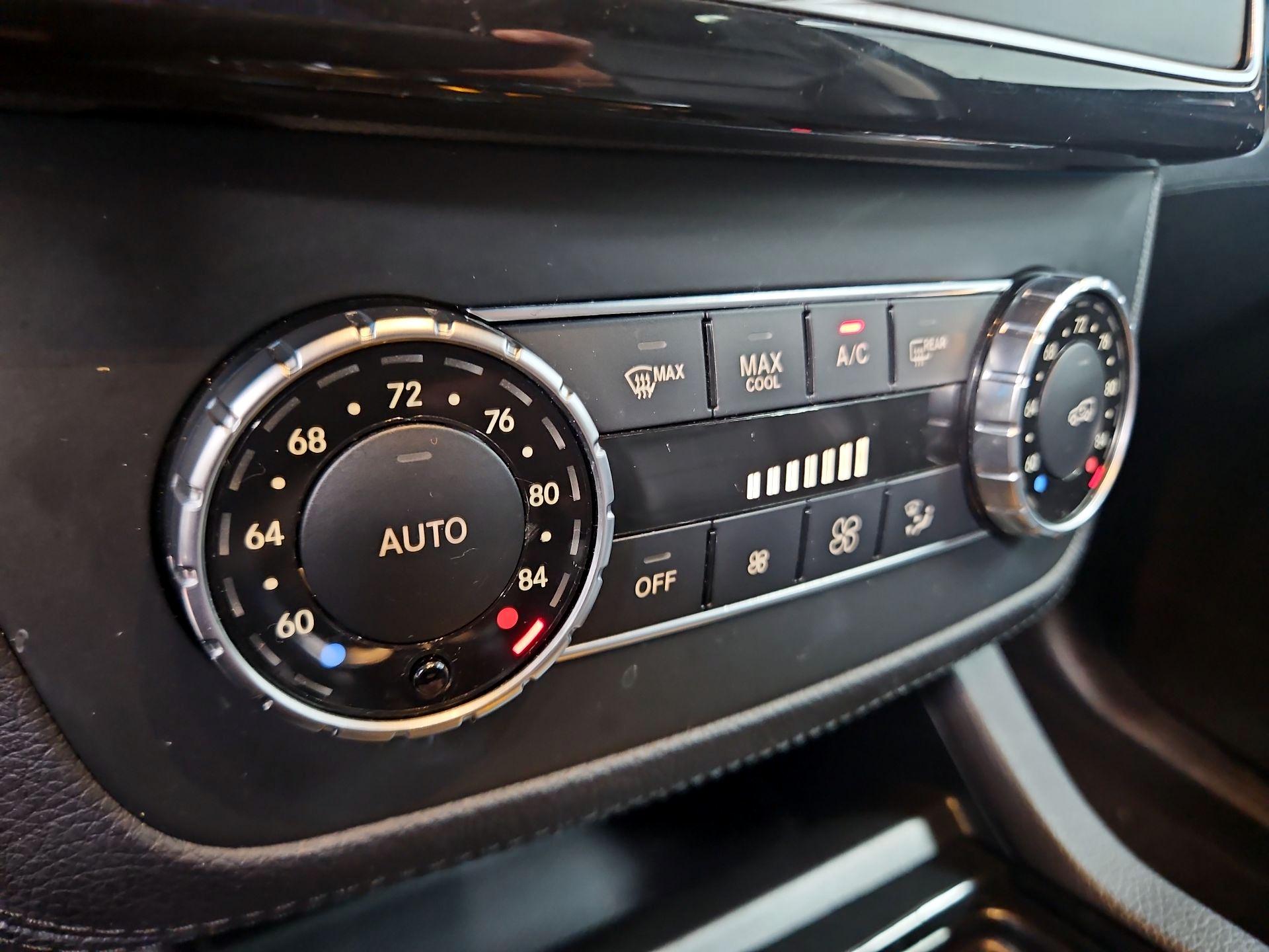 Thumbnail: 2016 Mercedes-Benz GLE - 16