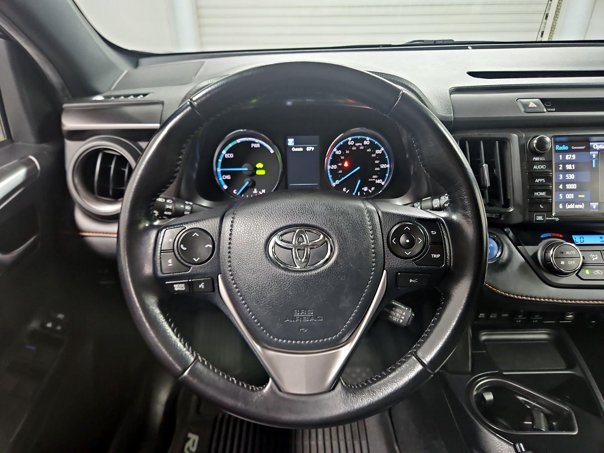 Thumbnail: 2017 Toyota RAV4 - 10