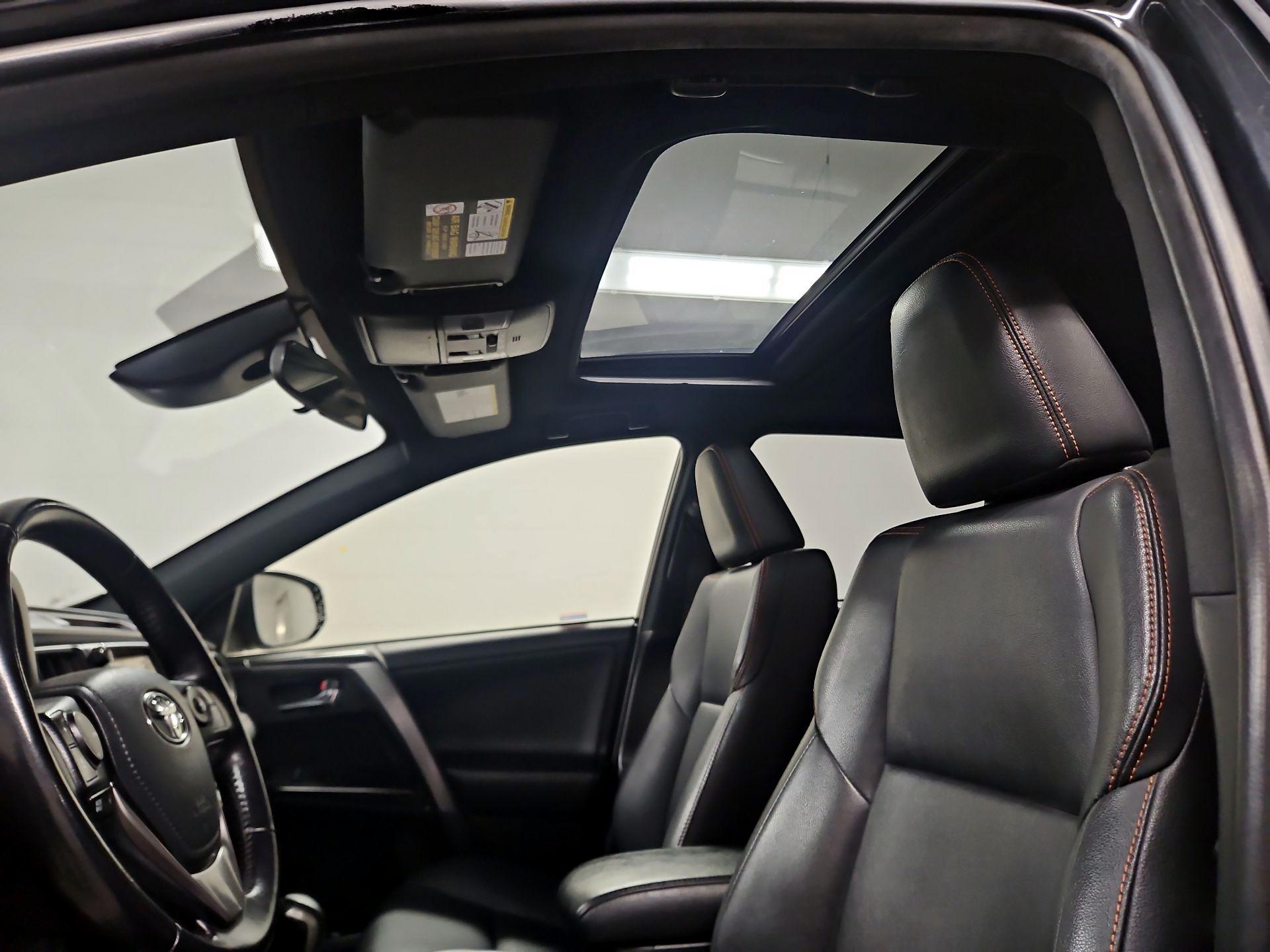 Thumbnail: 2017 Toyota RAV4 - 20