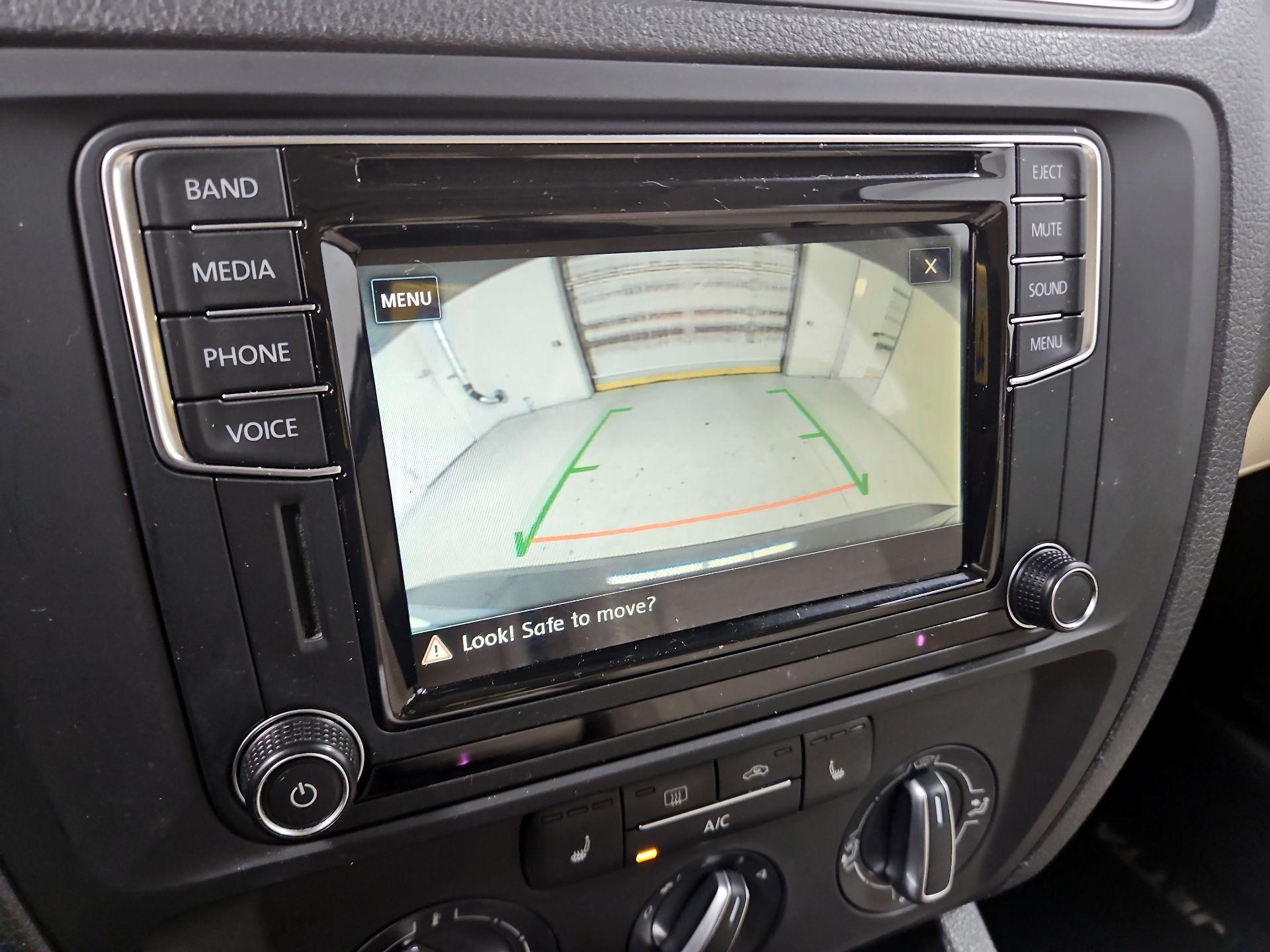 Thumbnail: 2017 Volkswagen Jetta - 14