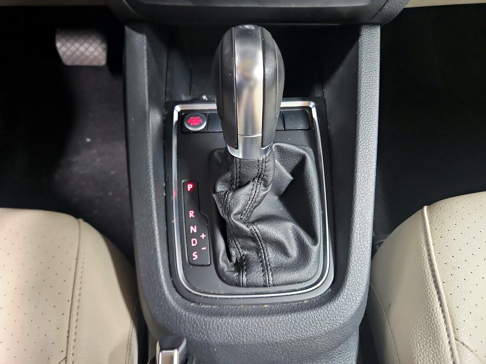 Thumbnail: 2017 Volkswagen Jetta - 17