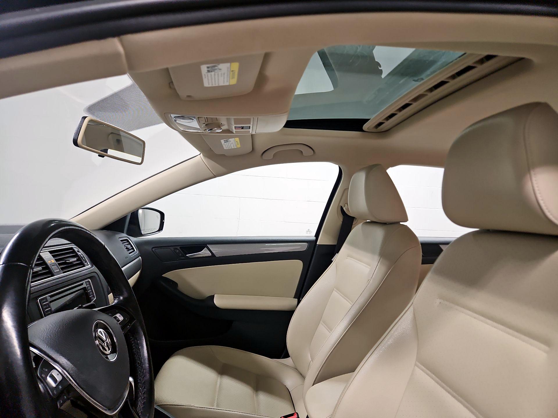 Thumbnail: 2017 Volkswagen Jetta - 19