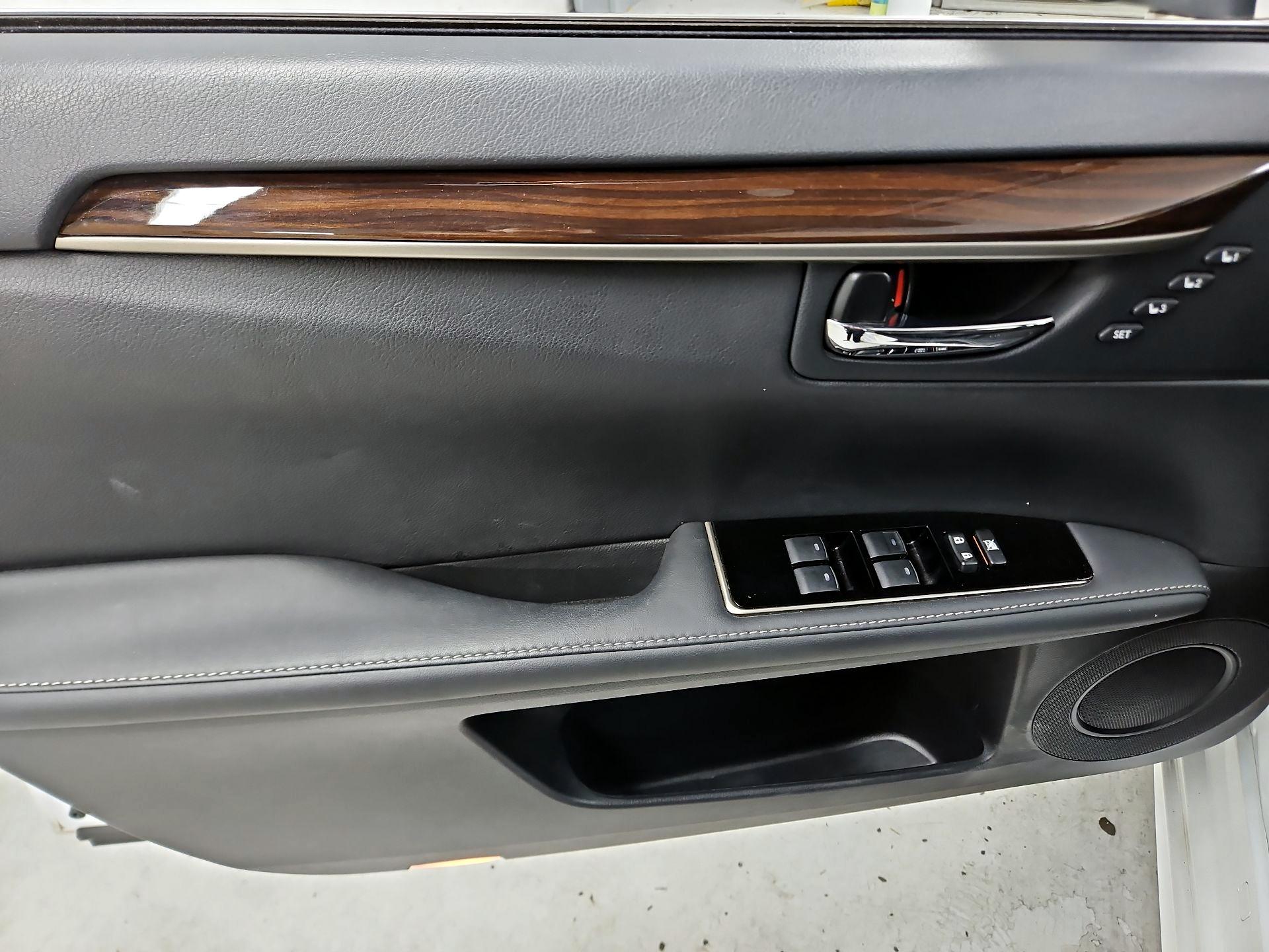 Thumbnail: 2016 Lexus ES - 12