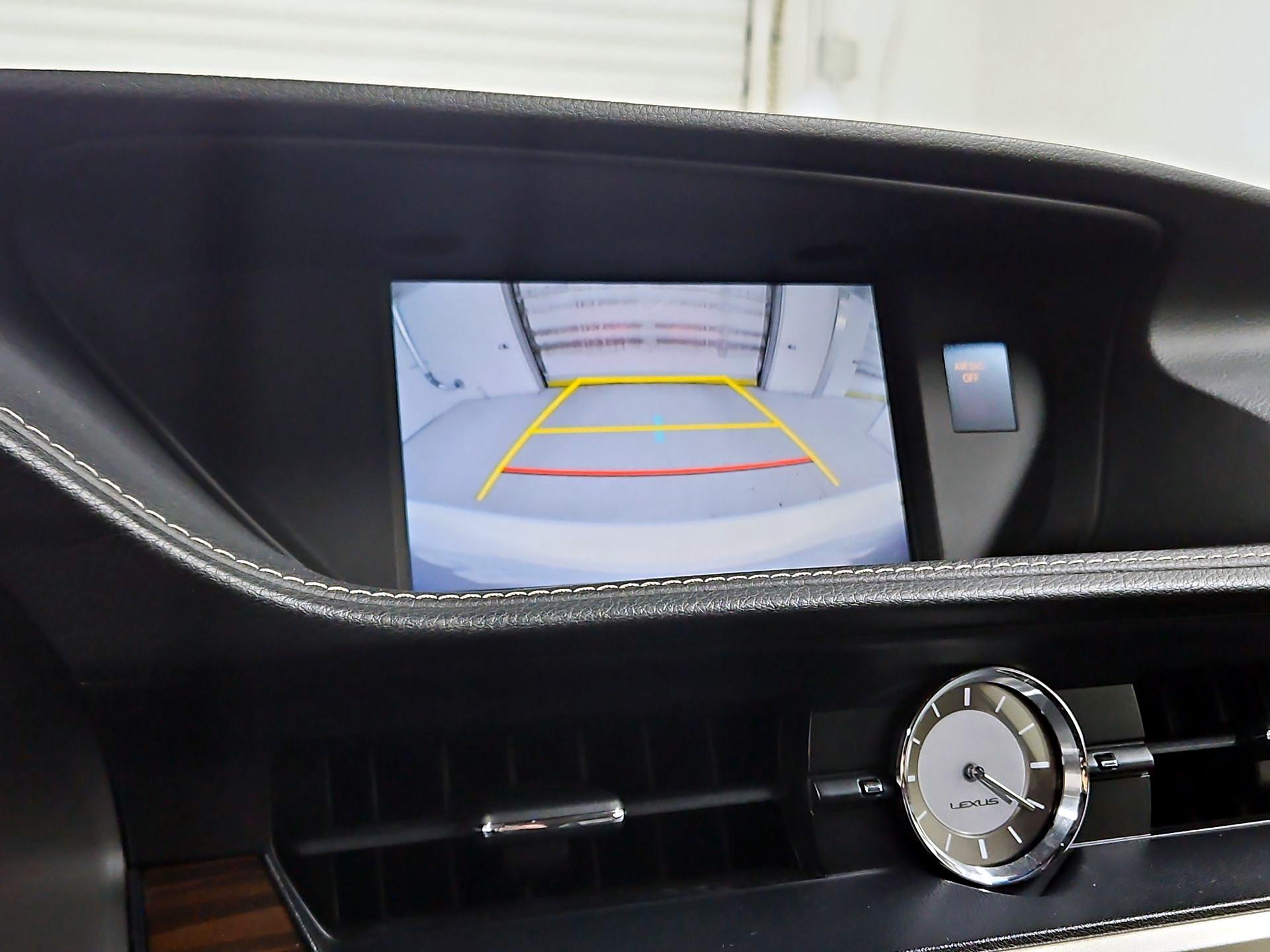 Thumbnail: 2016 Lexus ES - 14