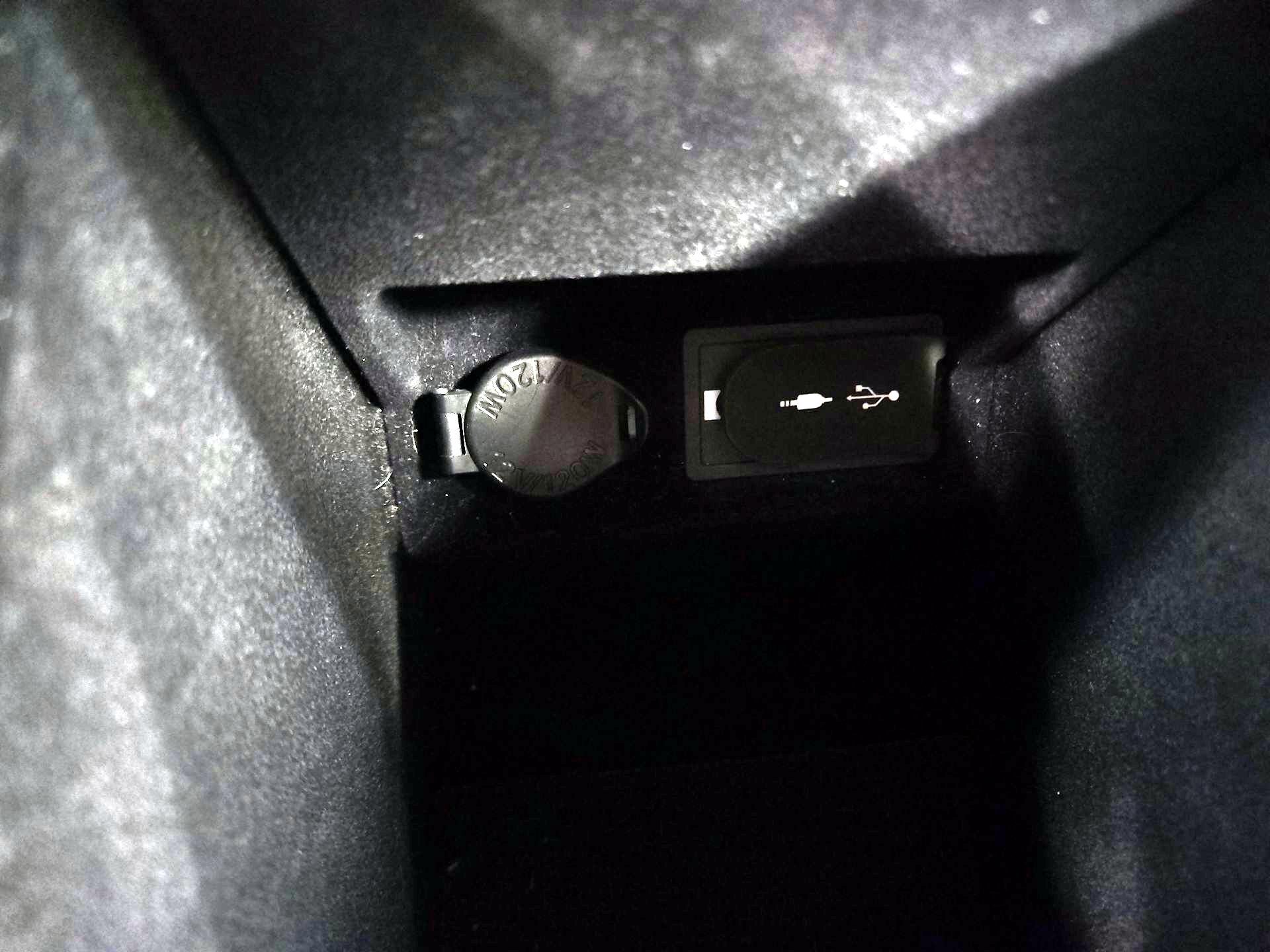 Thumbnail: 2016 Lexus ES - 18