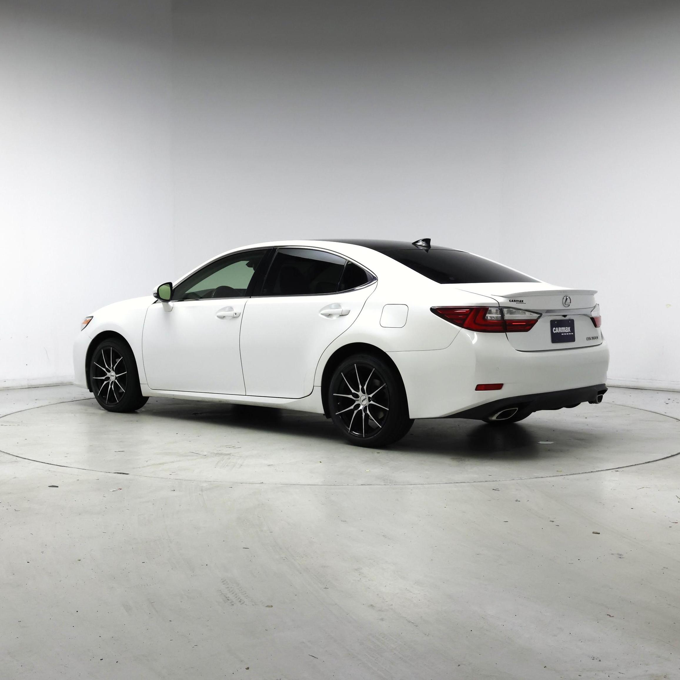 Thumbnail: 2016 Lexus ES - 2