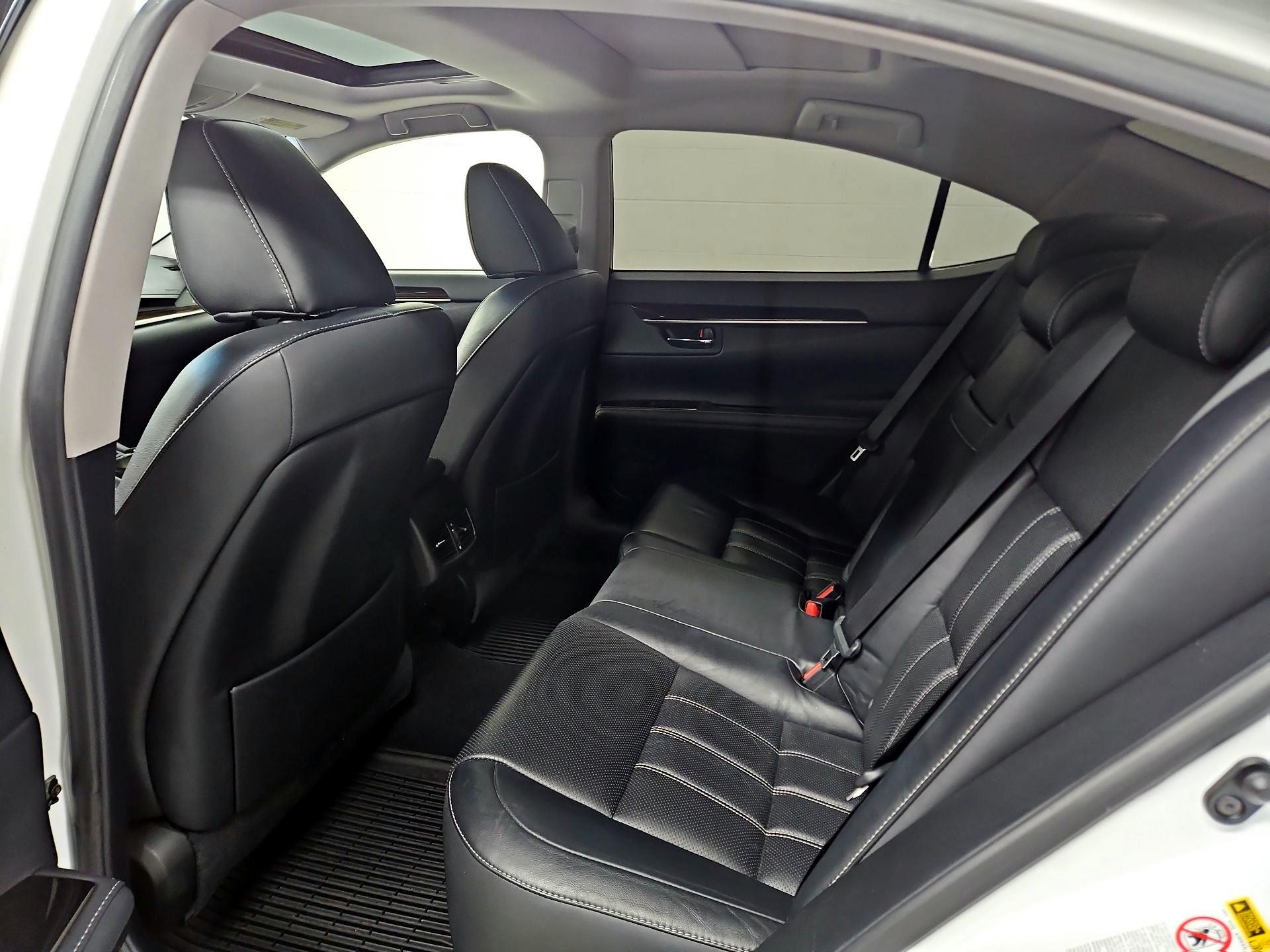 Thumbnail: 2016 Lexus ES - 20