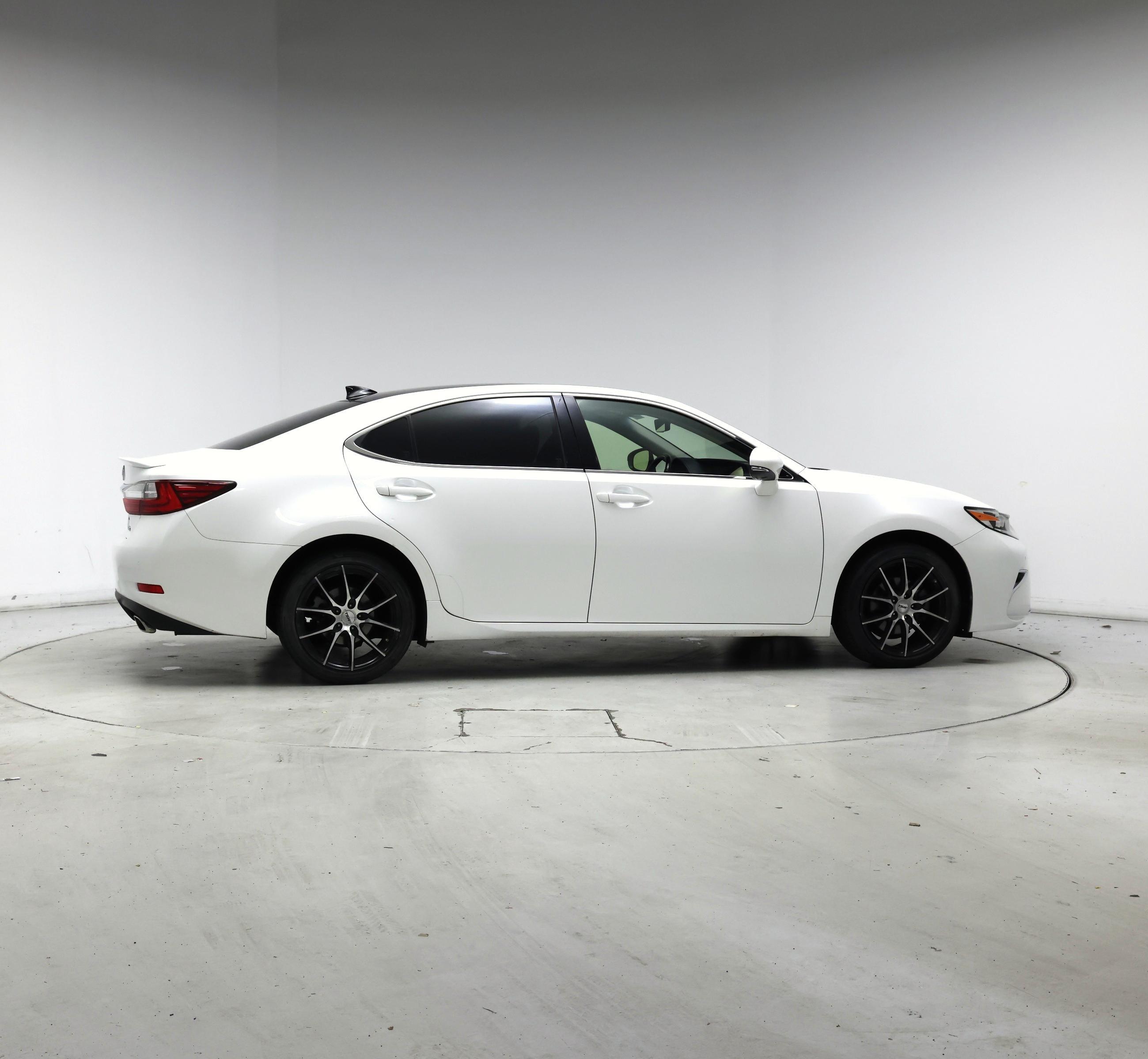 Thumbnail: 2016 Lexus ES - 7