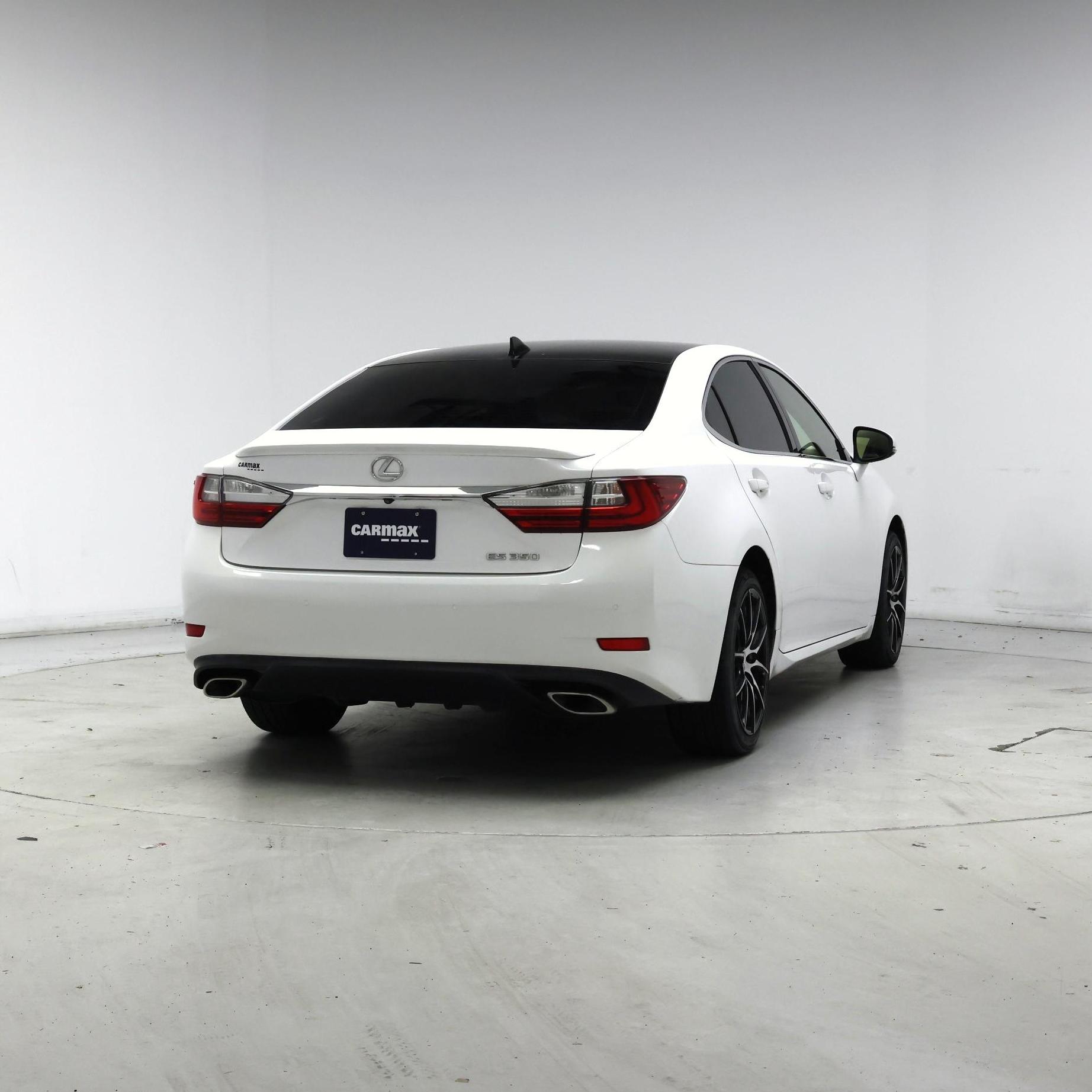 Thumbnail: 2016 Lexus ES - 8