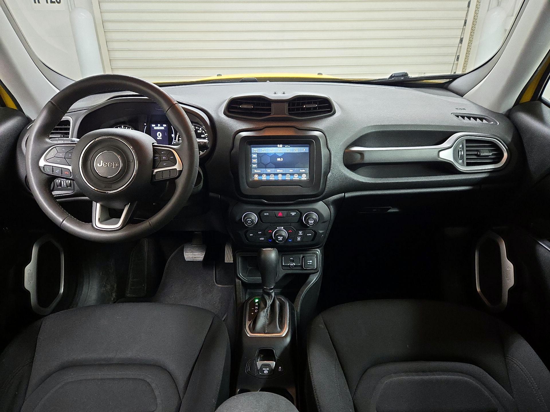 Thumbnail: 2018 Jeep Renegade - 9