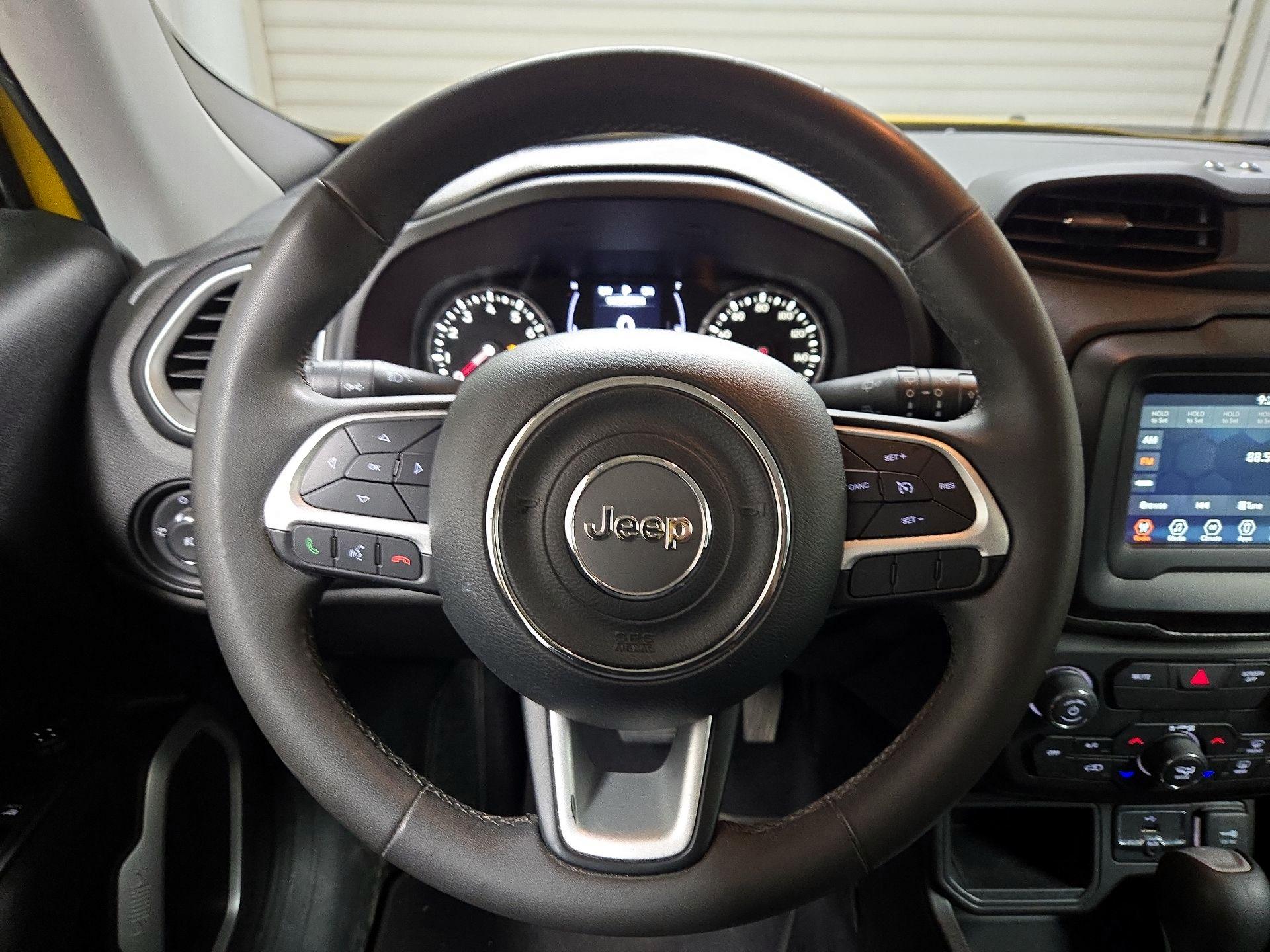 Thumbnail: 2018 Jeep Renegade - 10