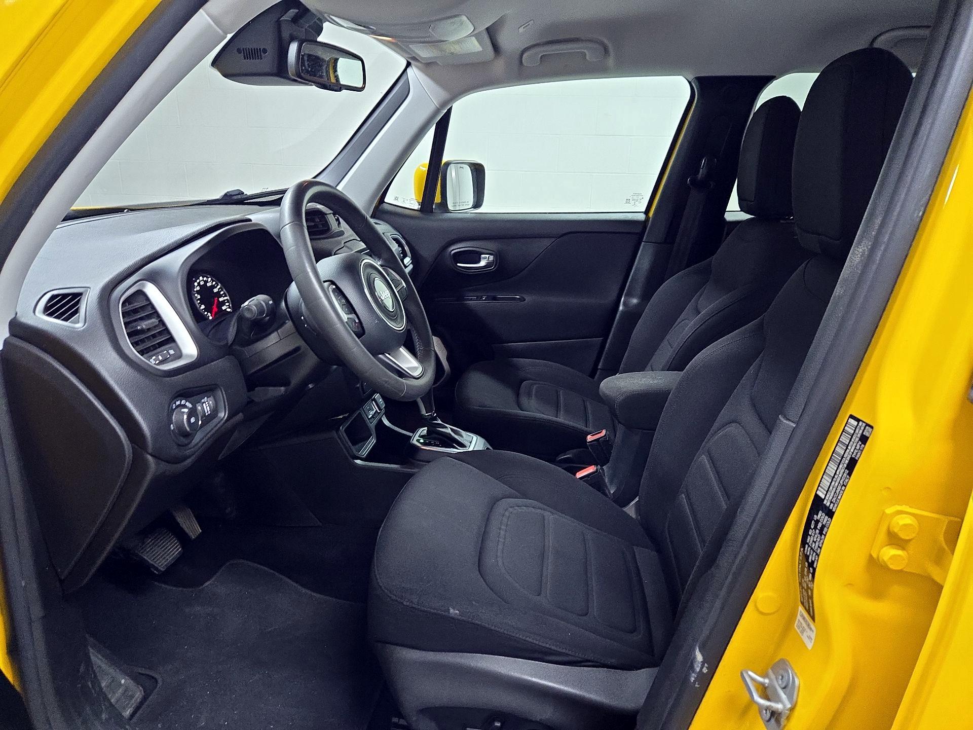 Thumbnail: 2018 Jeep Renegade - 11