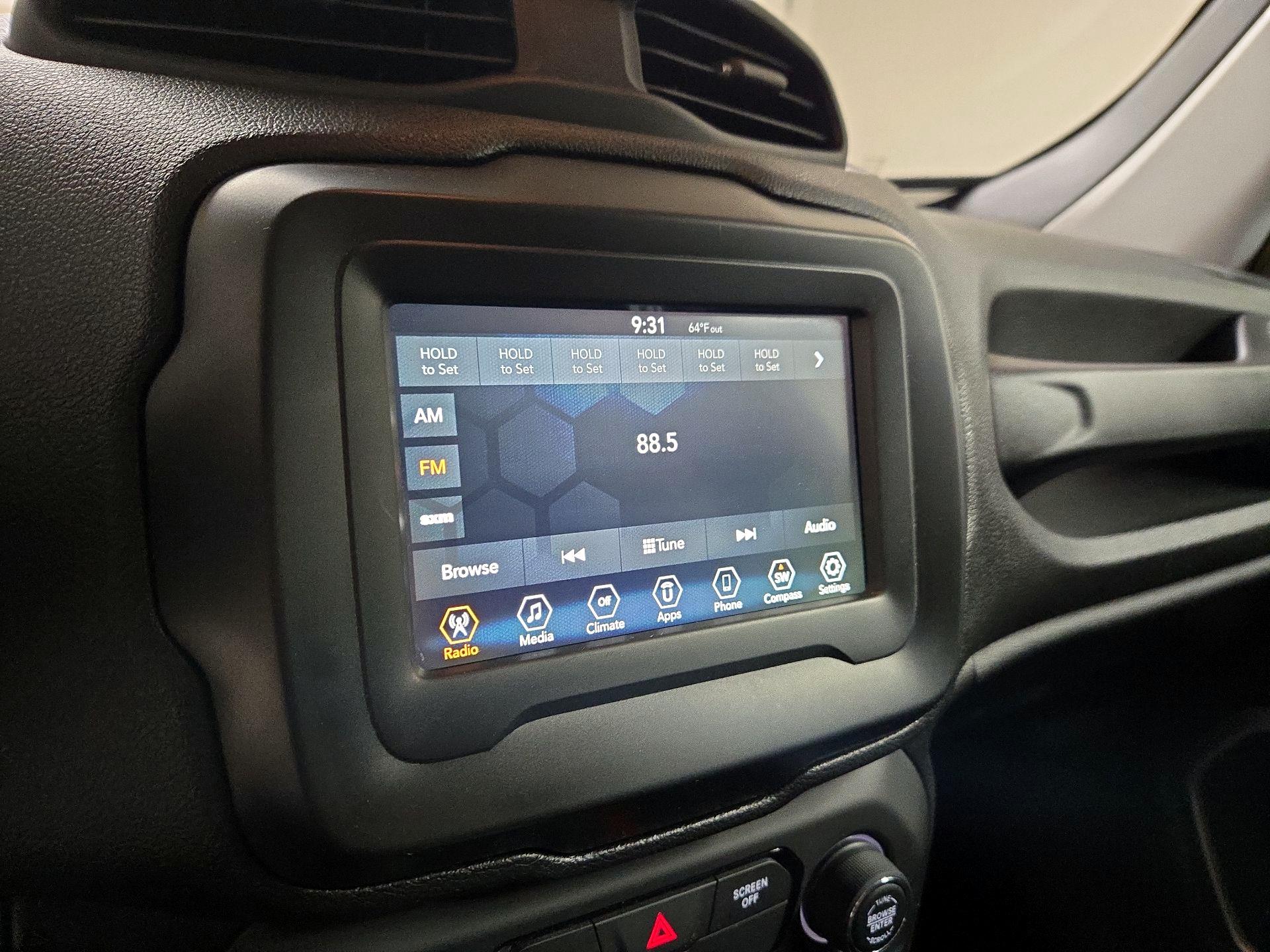 Thumbnail: 2018 Jeep Renegade - 15