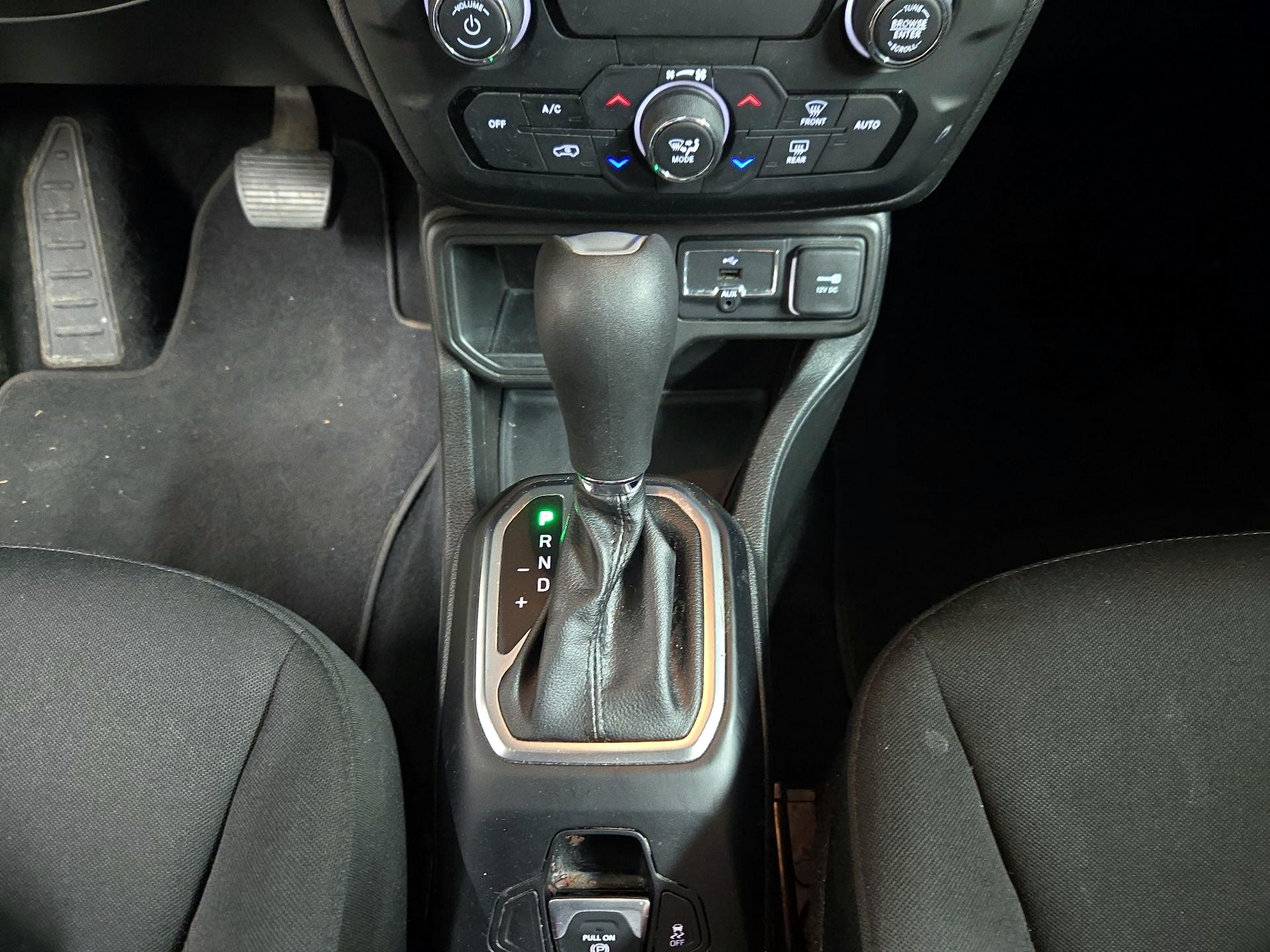 Thumbnail: 2018 Jeep Renegade - 17