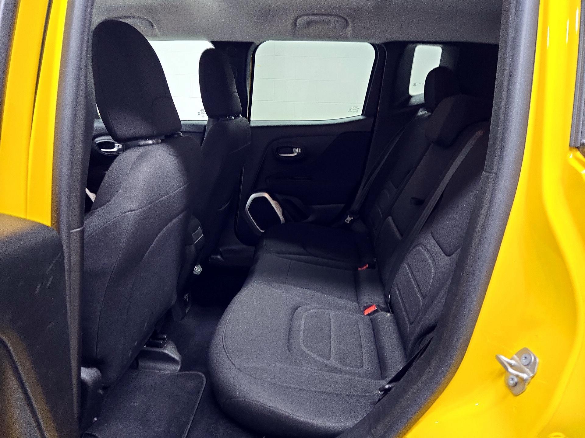 Thumbnail: 2018 Jeep Renegade - 19