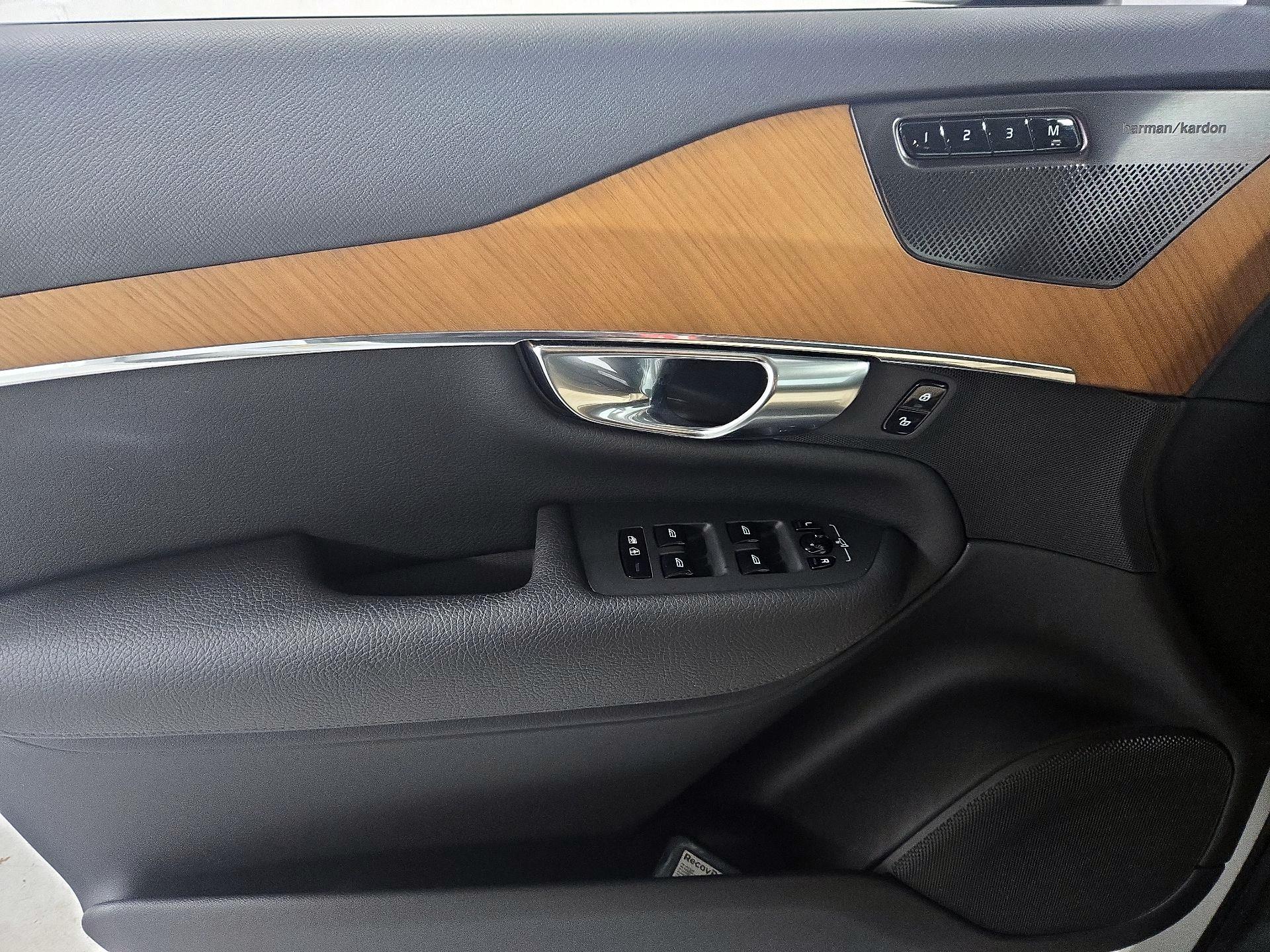 Thumbnail: 2021 Volvo XC90 - 12