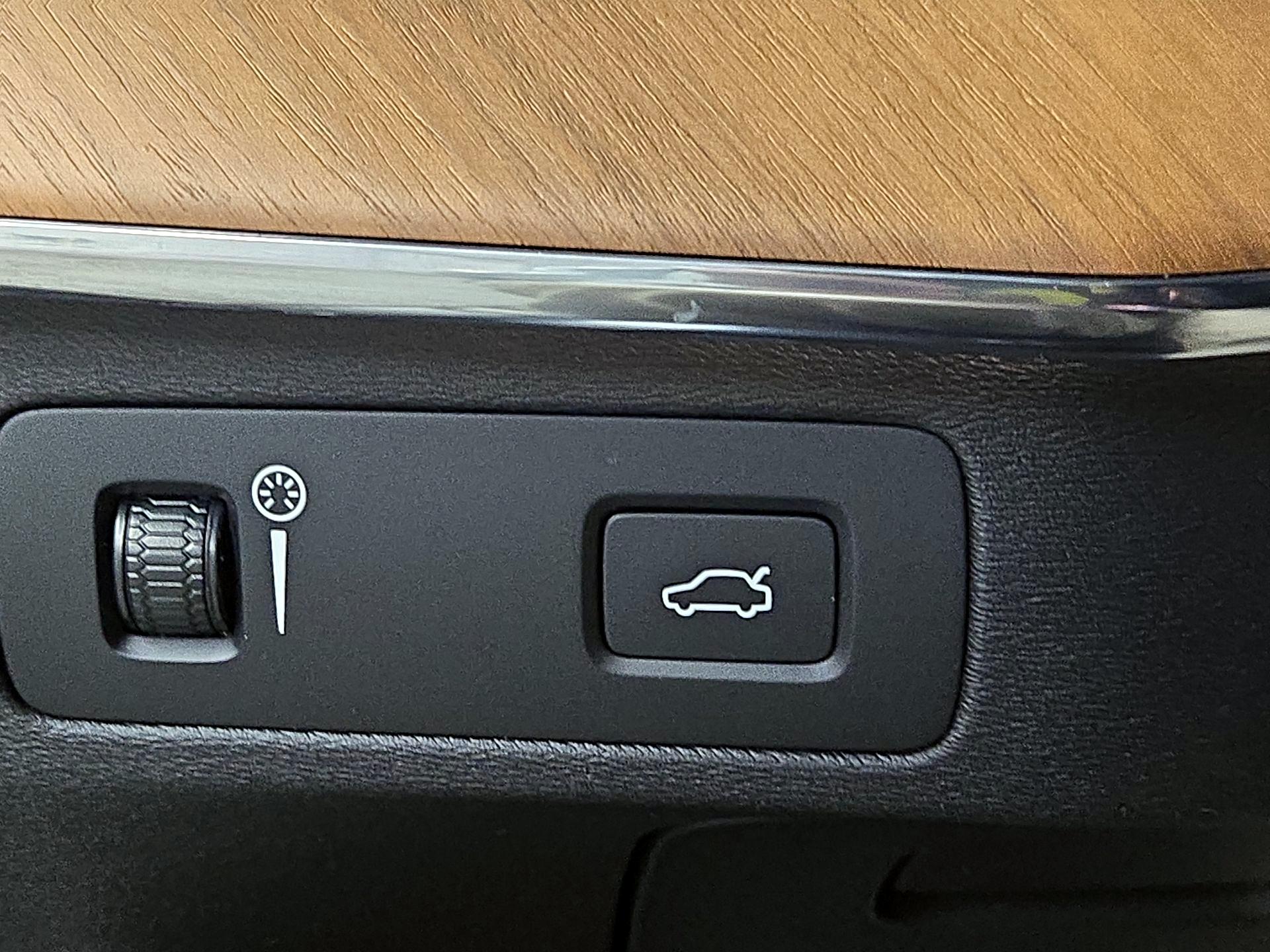Thumbnail: 2021 Volvo XC90 - 13