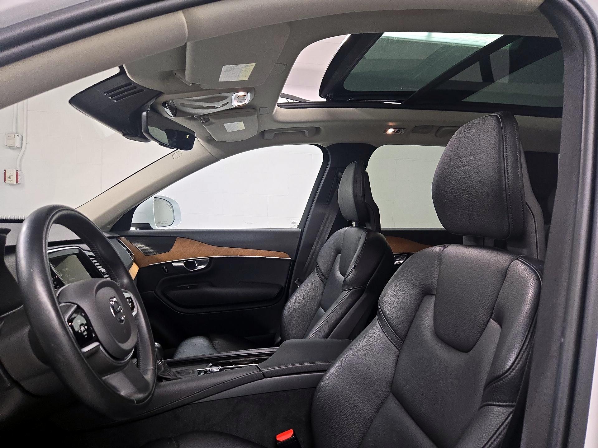 Thumbnail: 2021 Volvo XC90 - 19