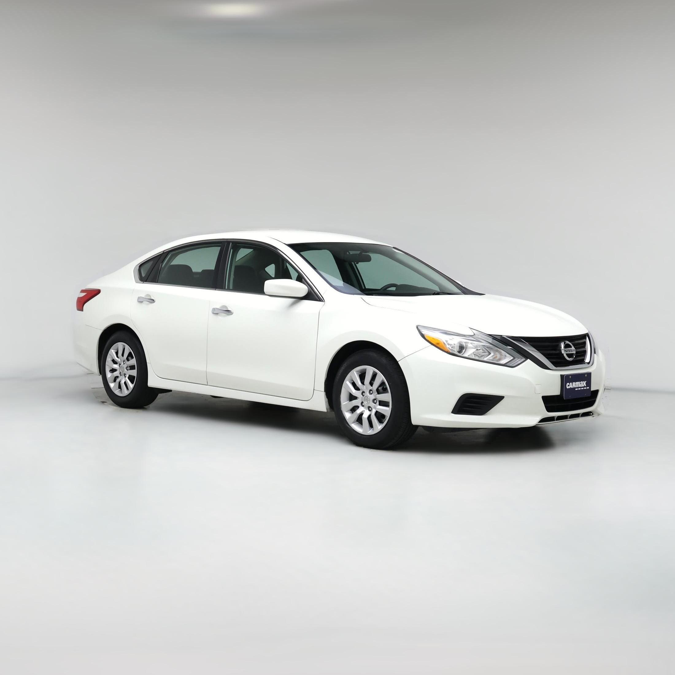 Thumbnail: 2016 Nissan Altima - 1