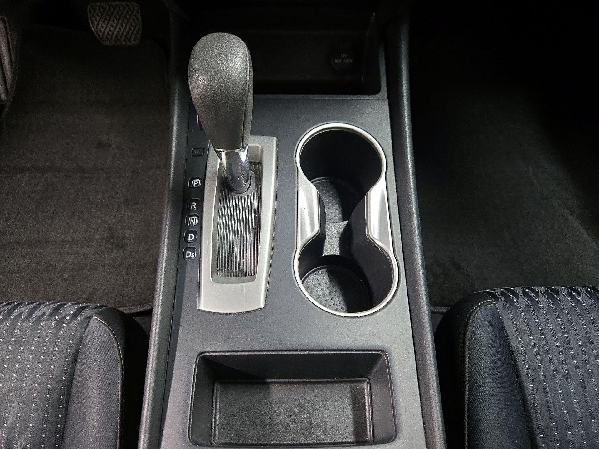 Thumbnail: 2016 Nissan Altima - 17