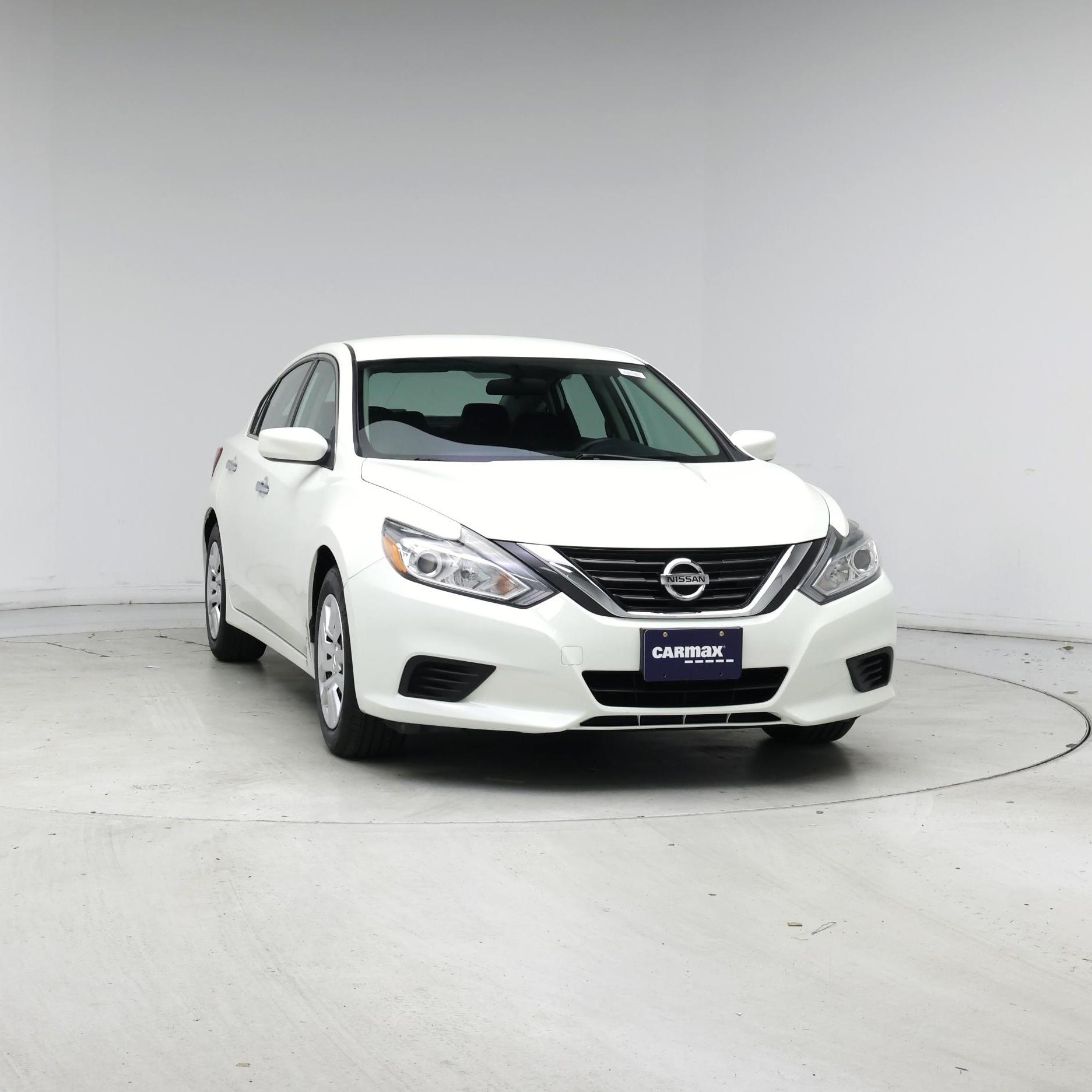 Thumbnail: 2016 Nissan Altima - 5