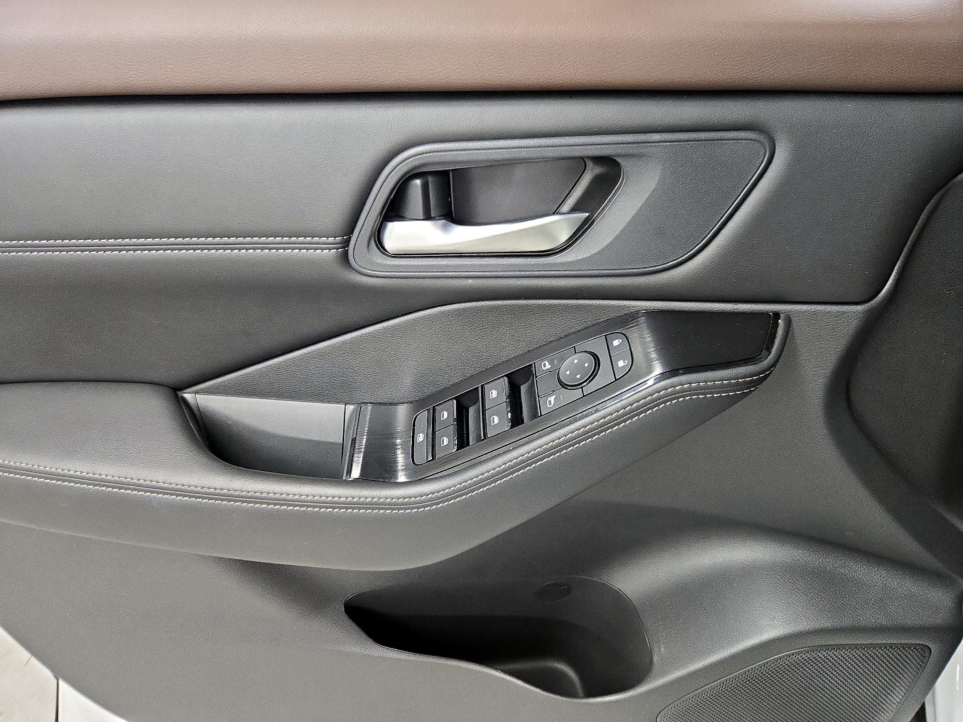 Thumbnail: 2023 Nissan Rogue - 12