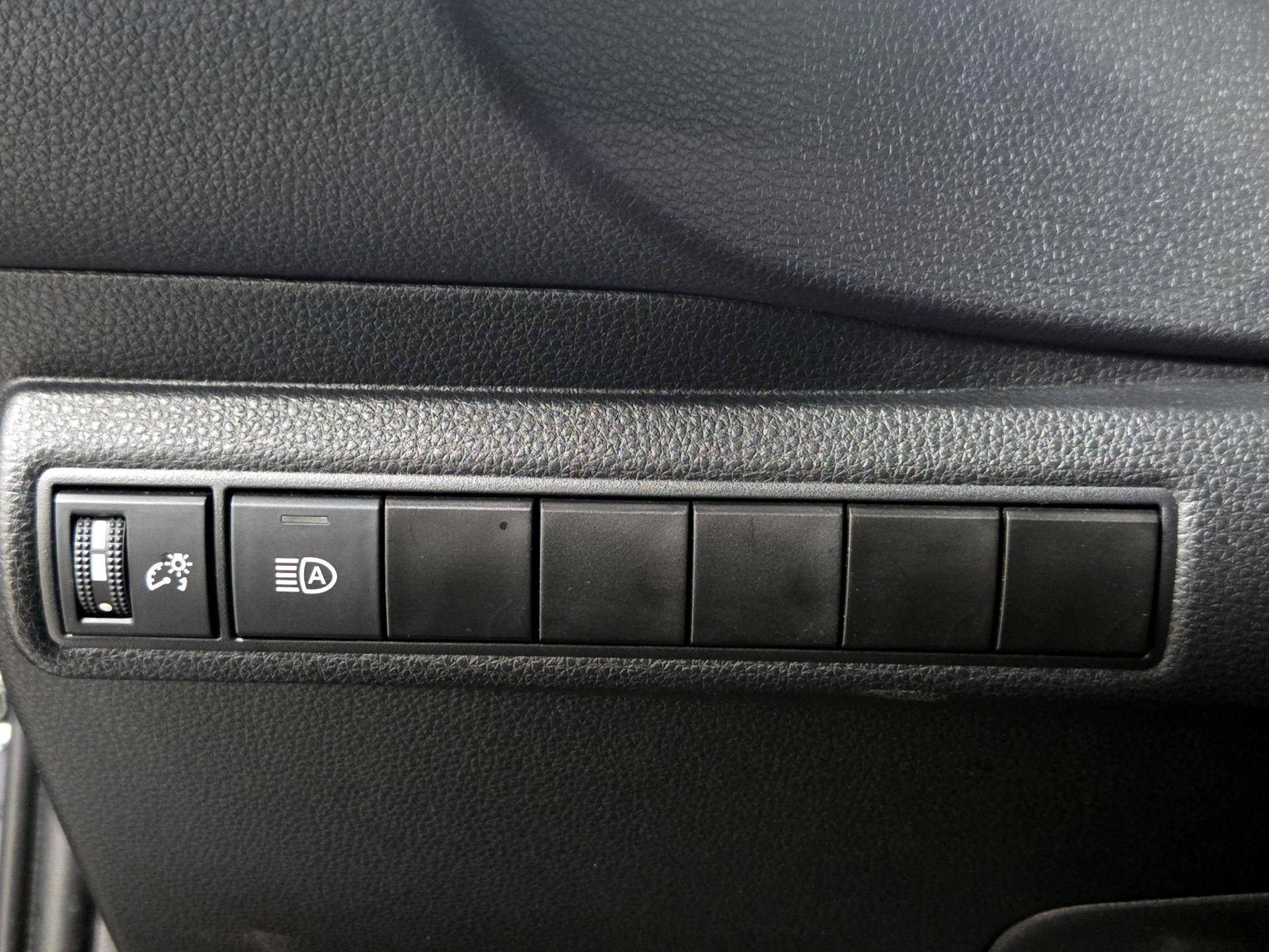 Thumbnail: 2023 Toyota Corolla - 13